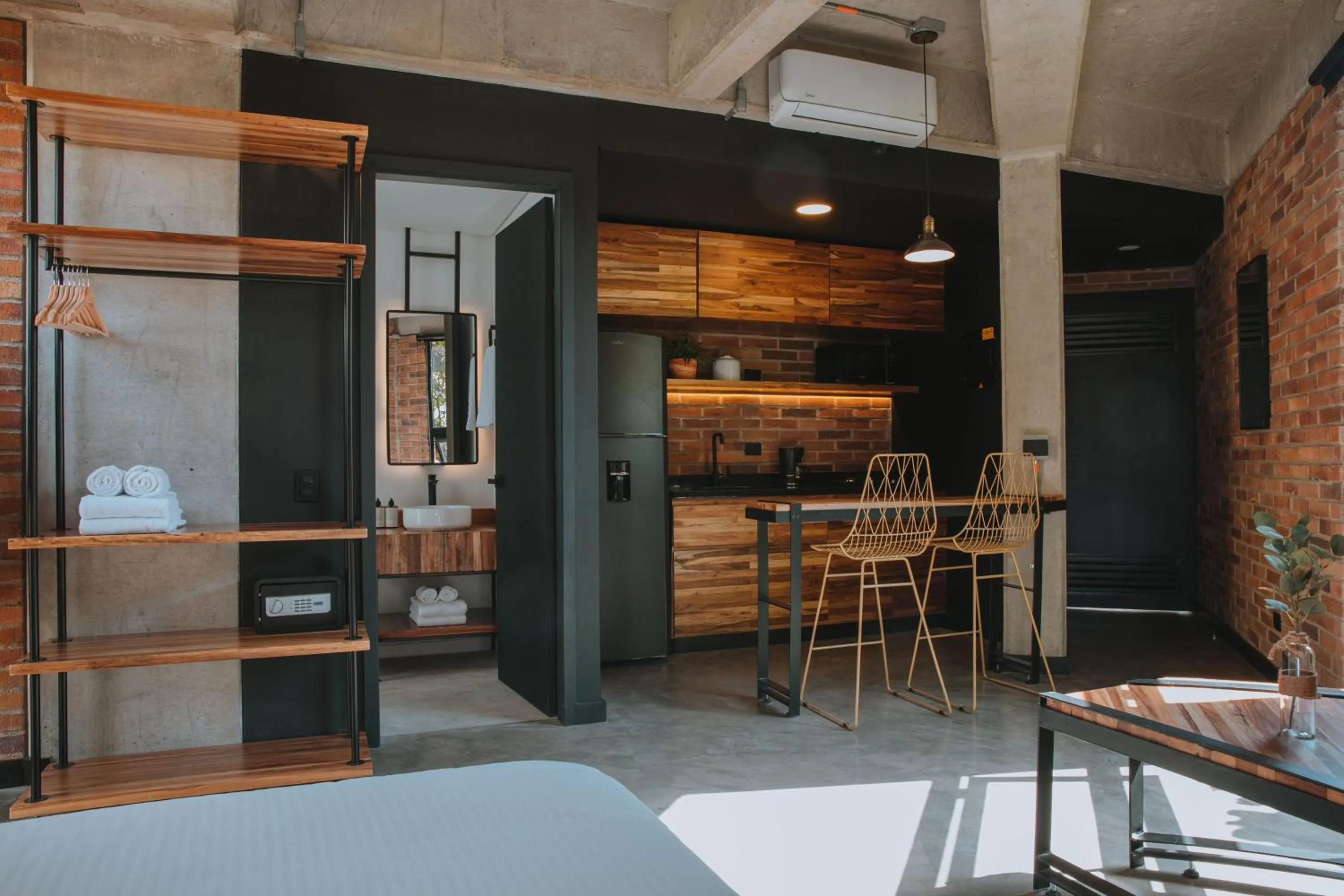 Kitchen or kitchenette in Hotel 3450 Living Lofts