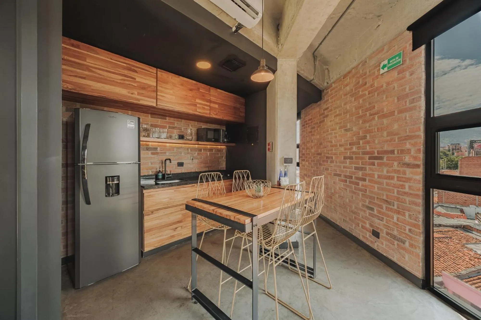 Kitchen or kitchenette in Hotel 3450 Living Lofts