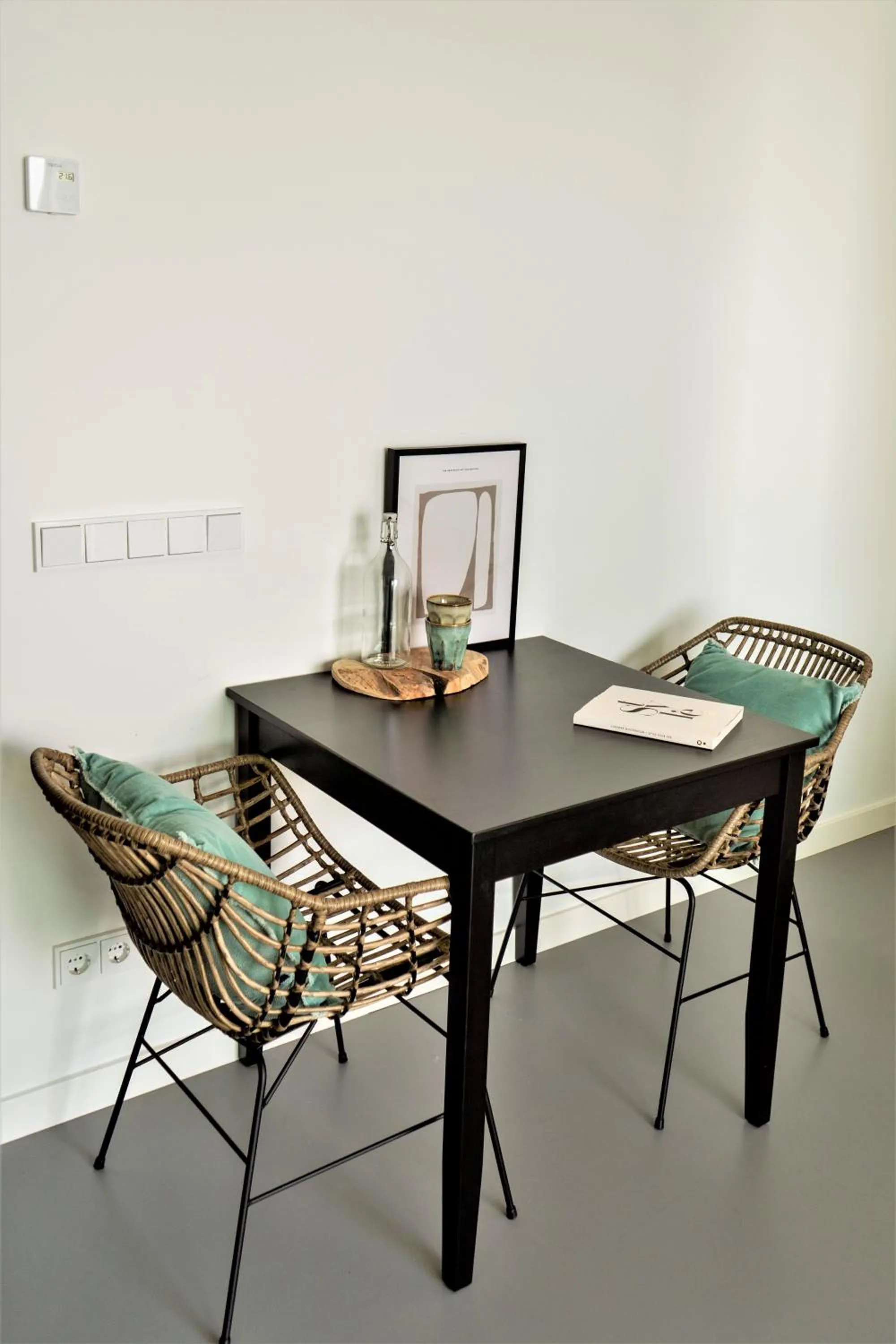 Dining area in B&B Ganzendiep aan het water