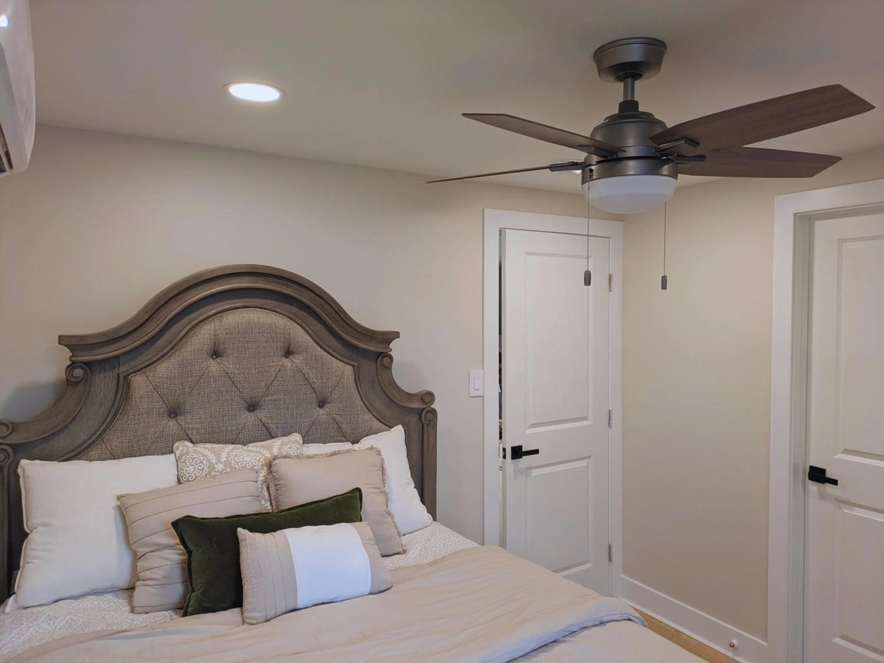 Bed in Coastal Sands Inn