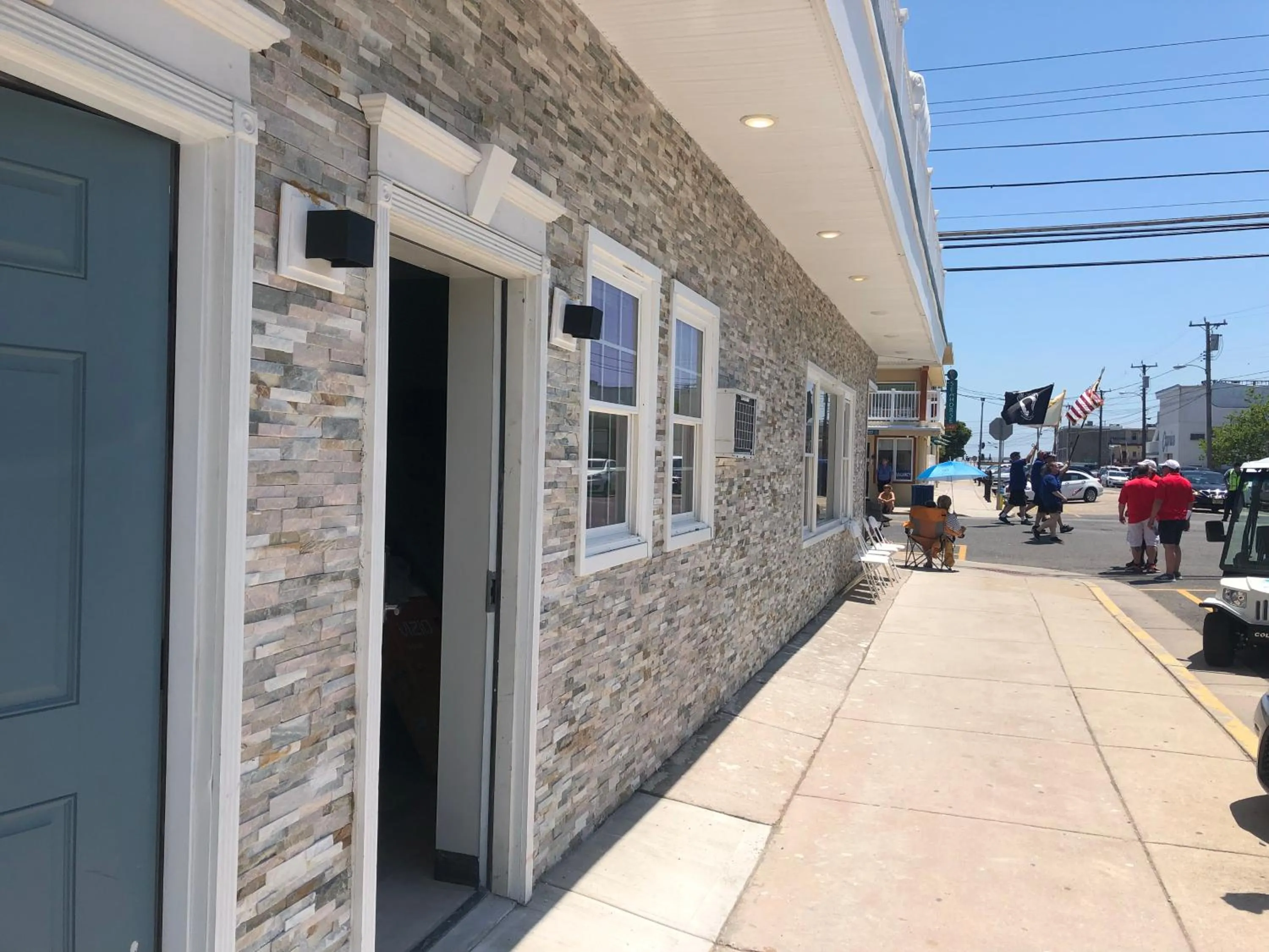 Street view in Coastal Sands Inn