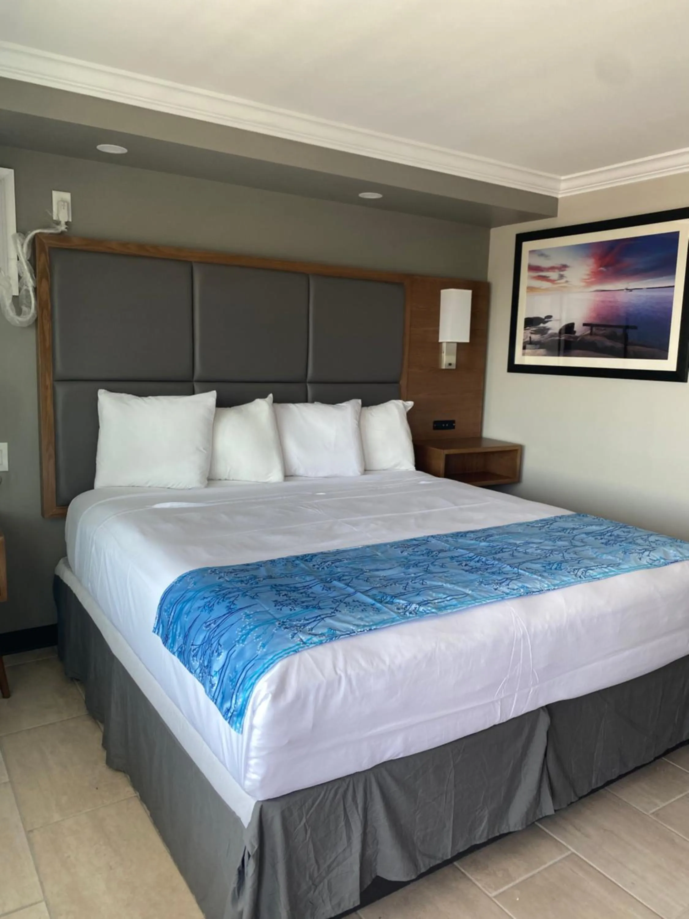 Bed in Coastal Sands Inn