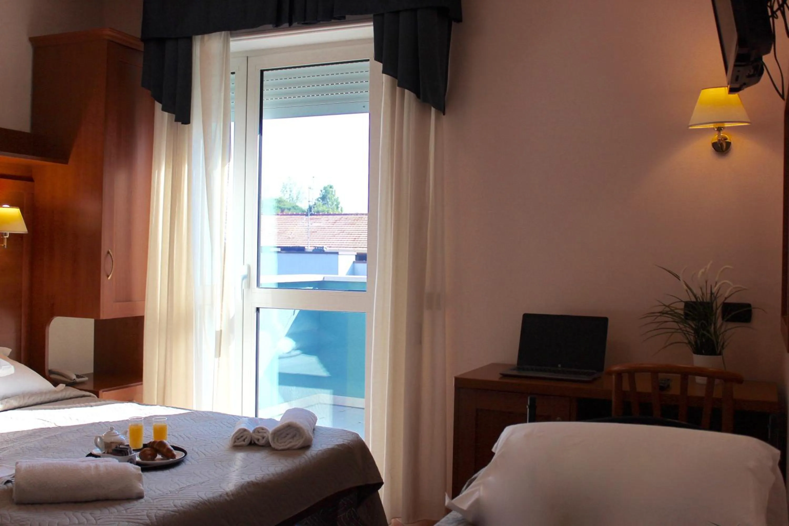 TV and multimedia, Bed in Hotel Jole