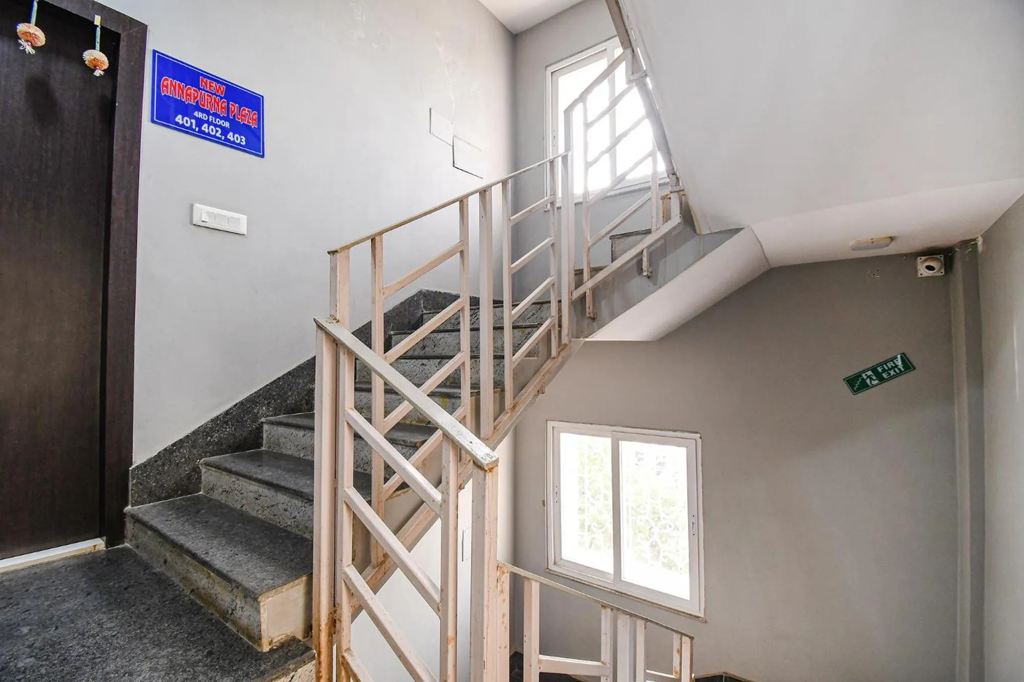 Lobby or reception in FabHotel New Annapurna Plaza - Nr Axis Mall