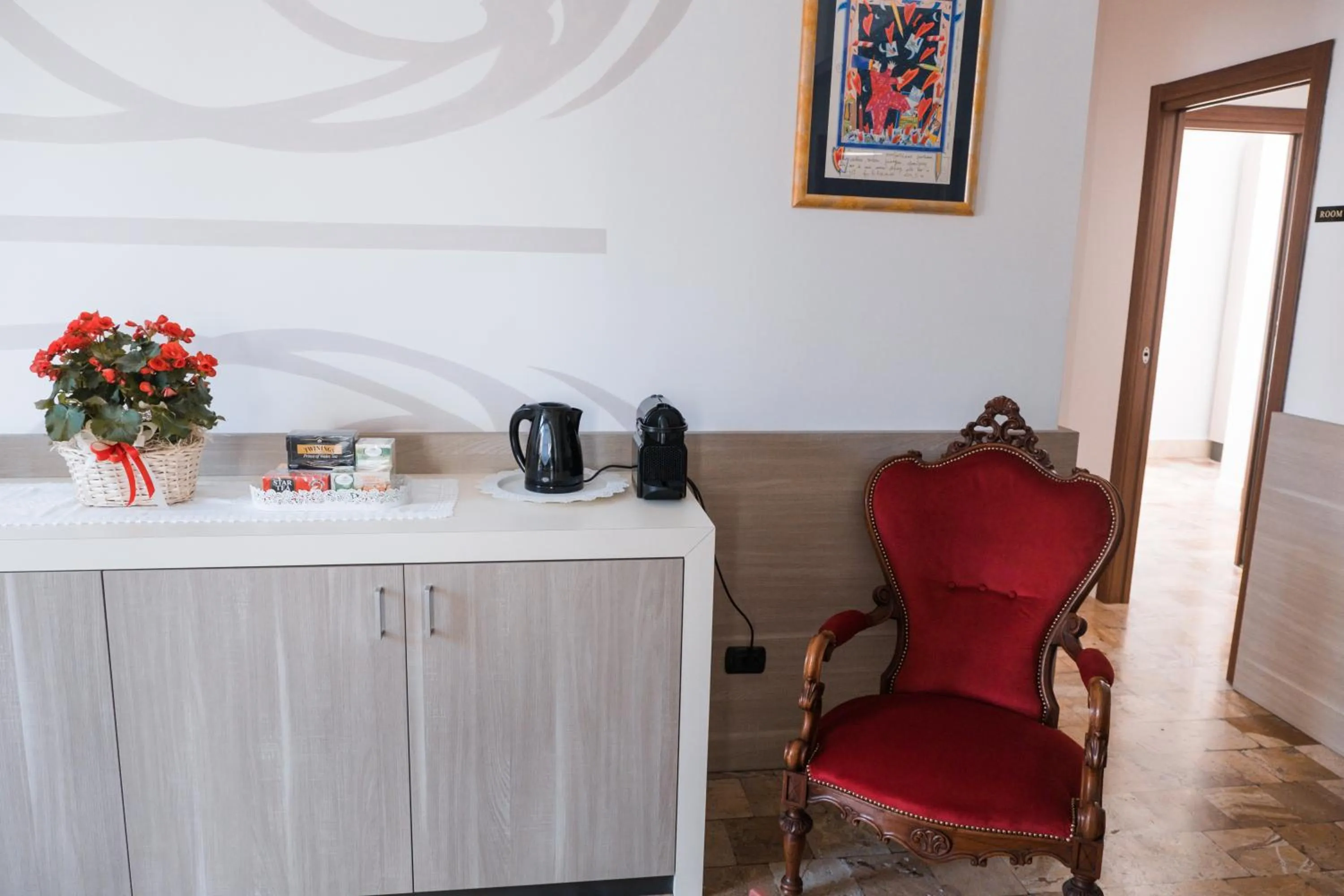 Communal lounge/ TV room in B&B Palazzo Storico Di Nicola