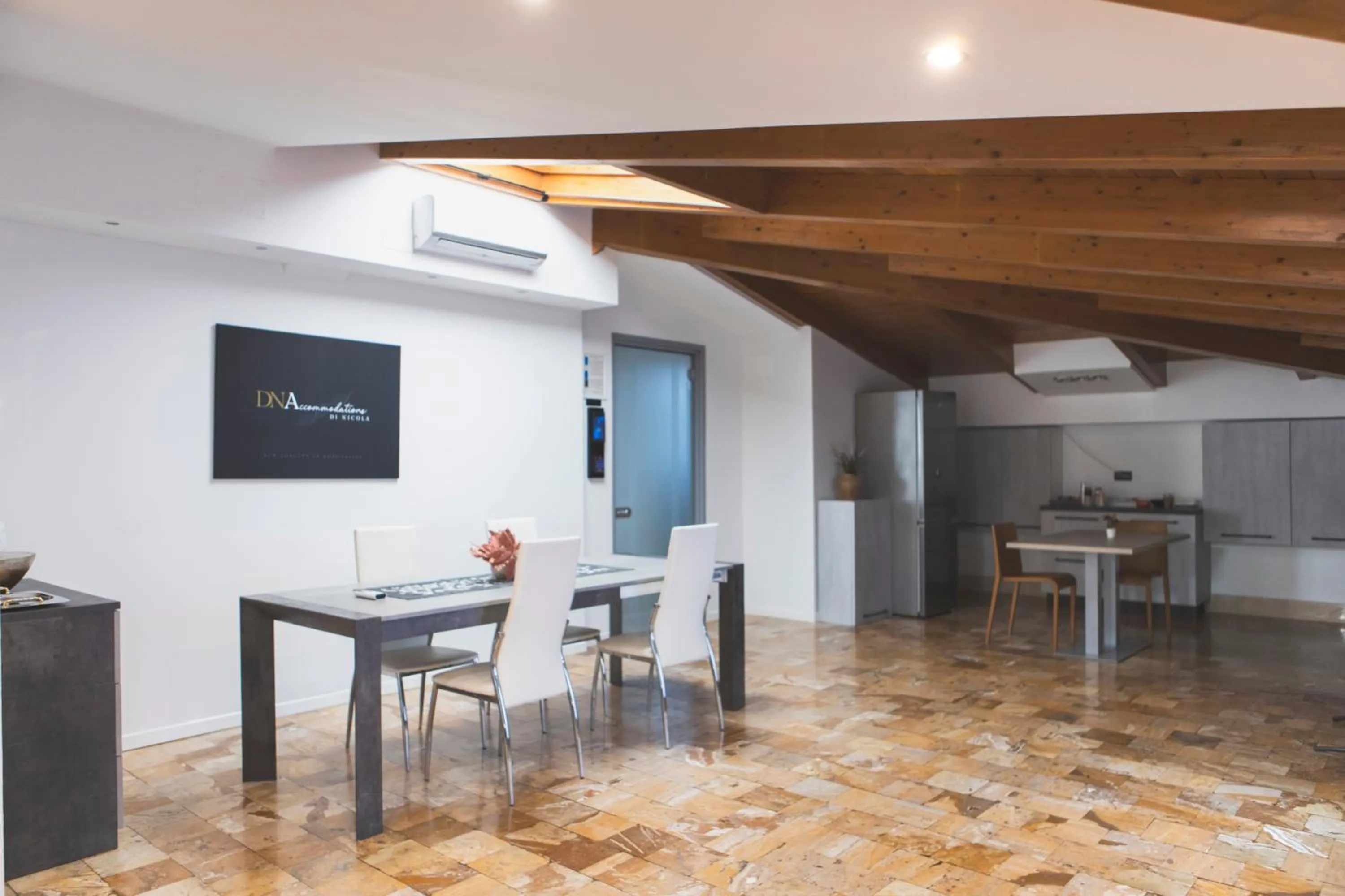 Communal lounge/ TV room in B&B Palazzo Storico Di Nicola