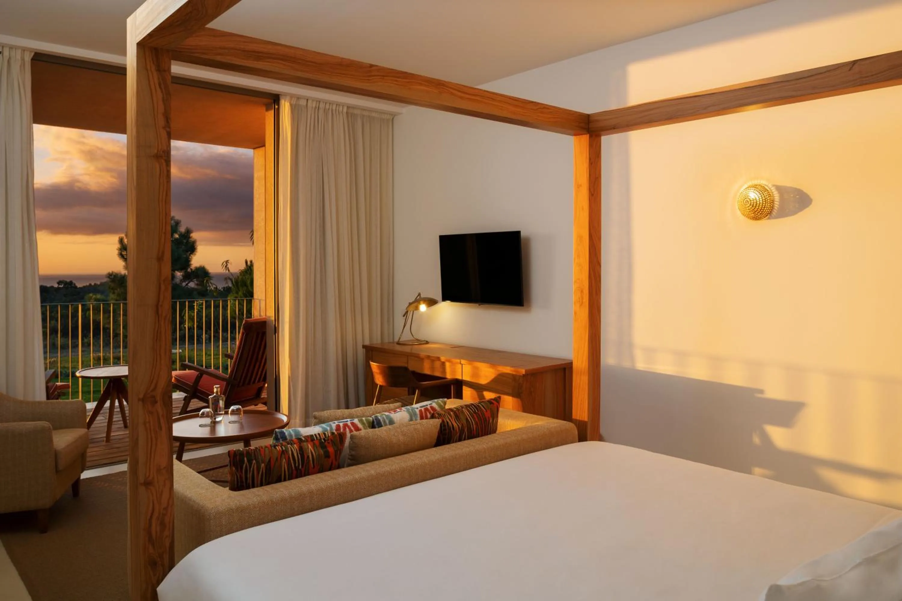 Sea view, Bed in Praia do Canal Nature Retreat - Small Luxury Hotels of the World