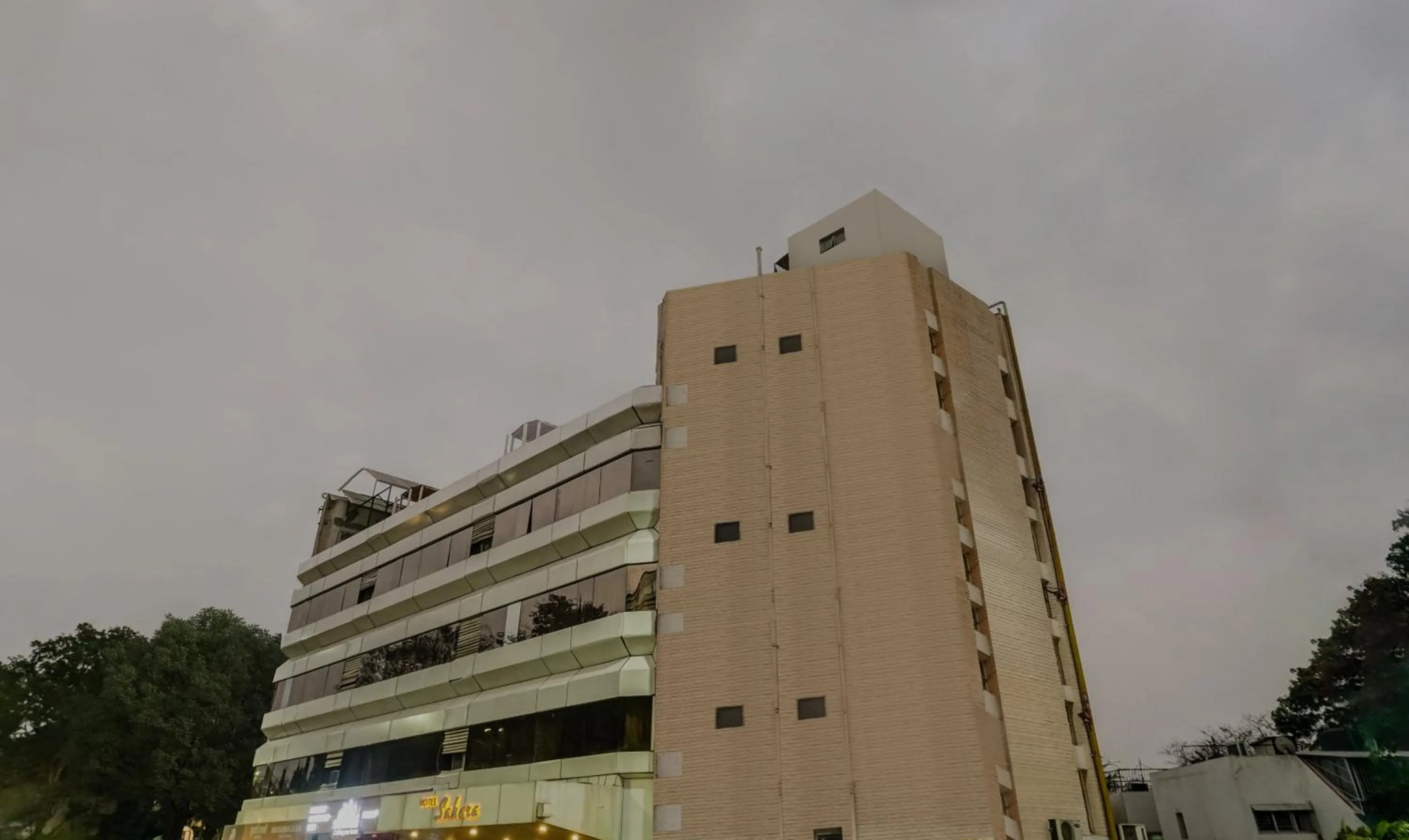 Property building in Treebo Sahara Shivaji Nagar