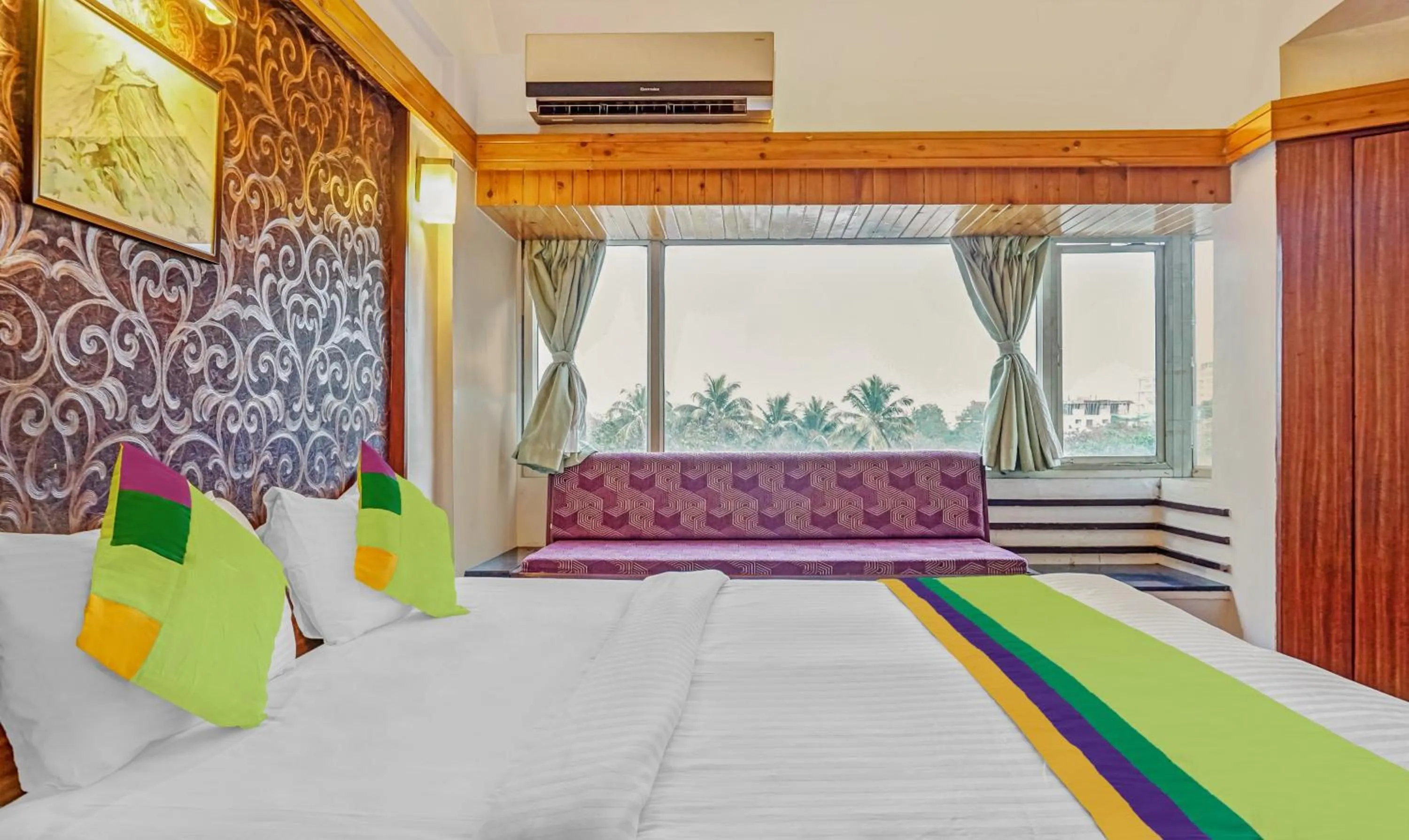 Bedroom, Bed in Treebo Sahara Shivaji Nagar