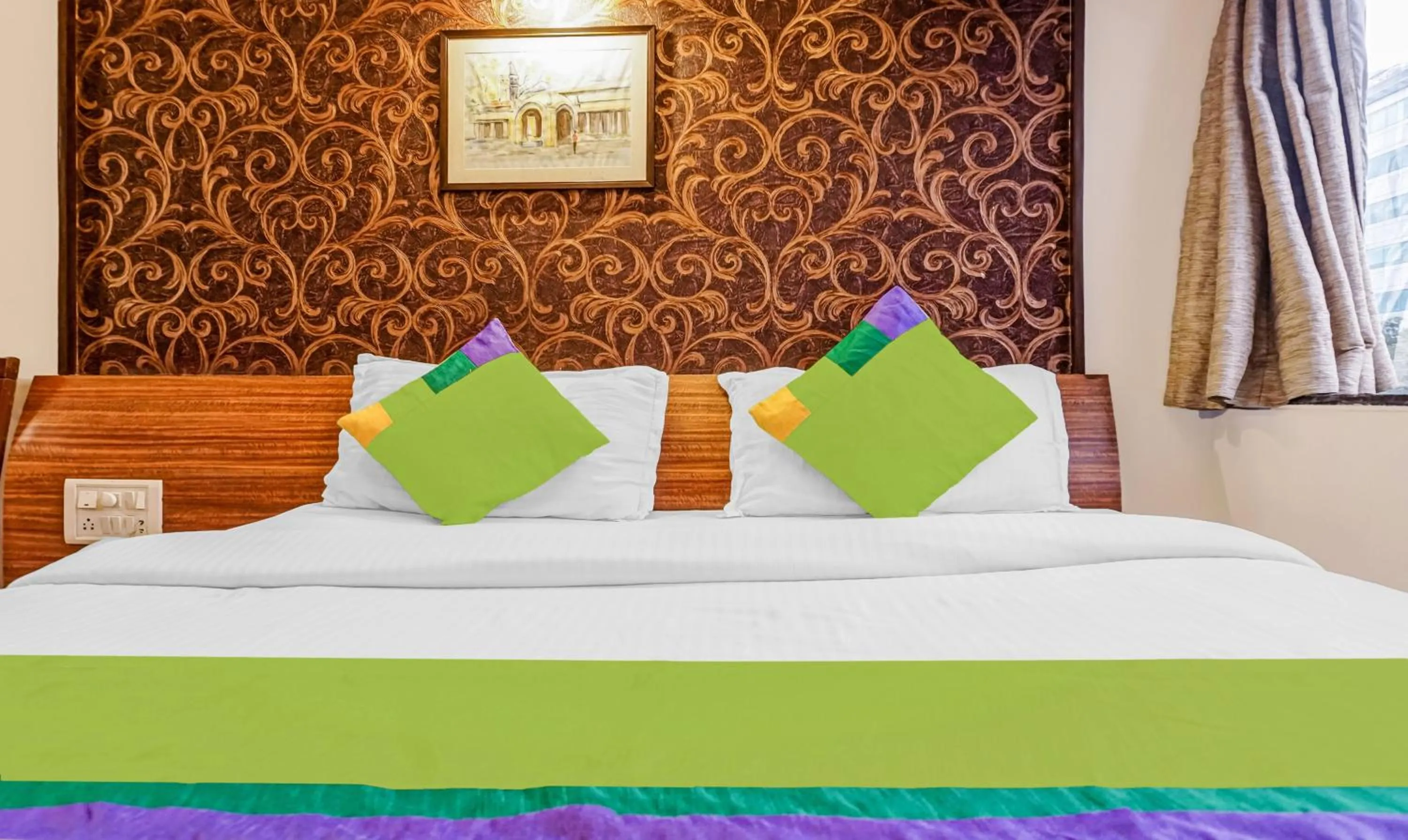 Bedroom, Bed in Treebo Sahara Shivaji Nagar