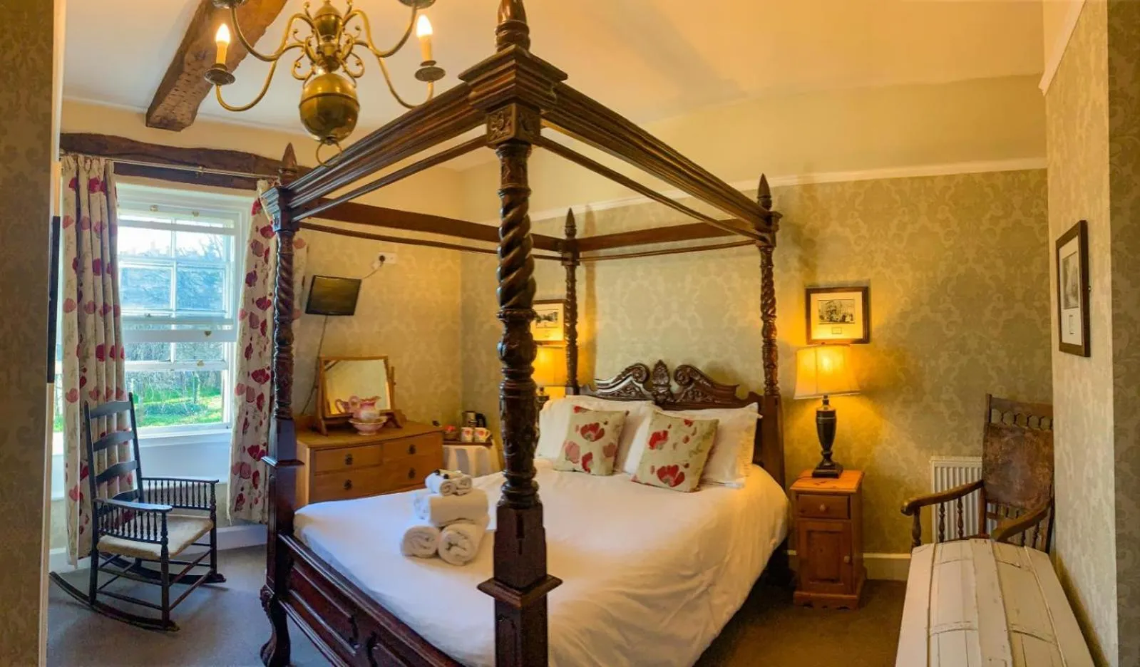 Bed in Old Hall Hotel Hope