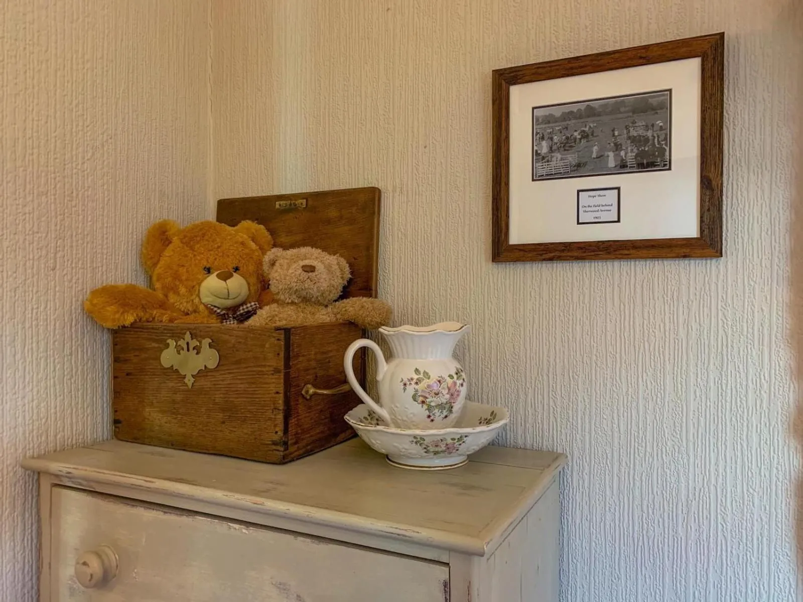 Decorative detail in Old Hall Hotel Hope