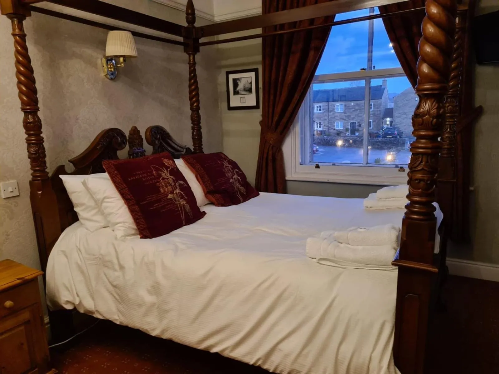 Bed in Old Hall Hotel Hope