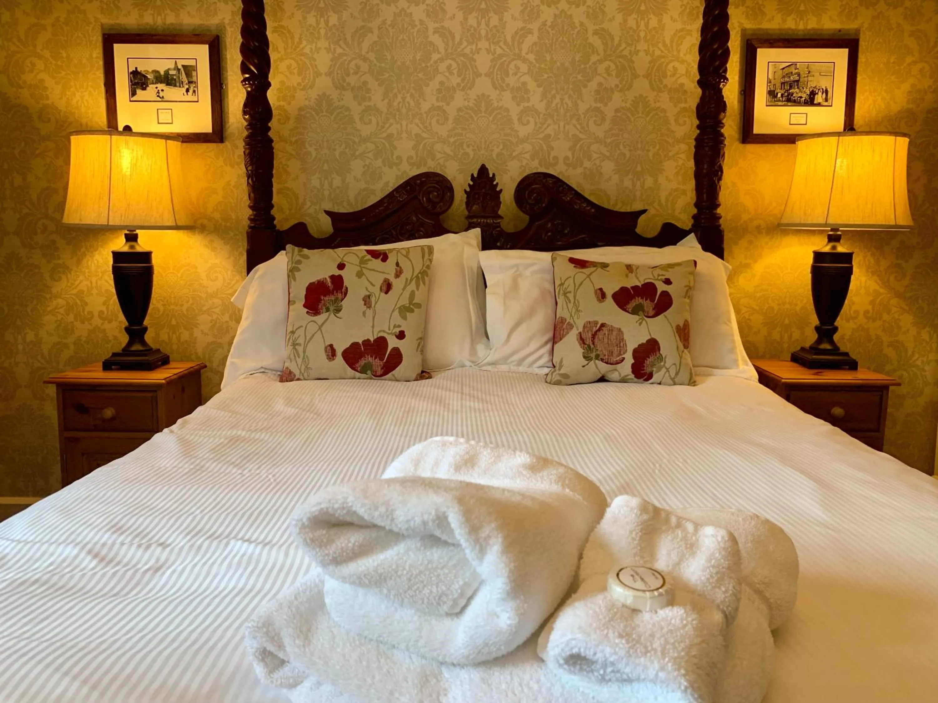 Bedroom, Bed in Old Hall Hotel Hope