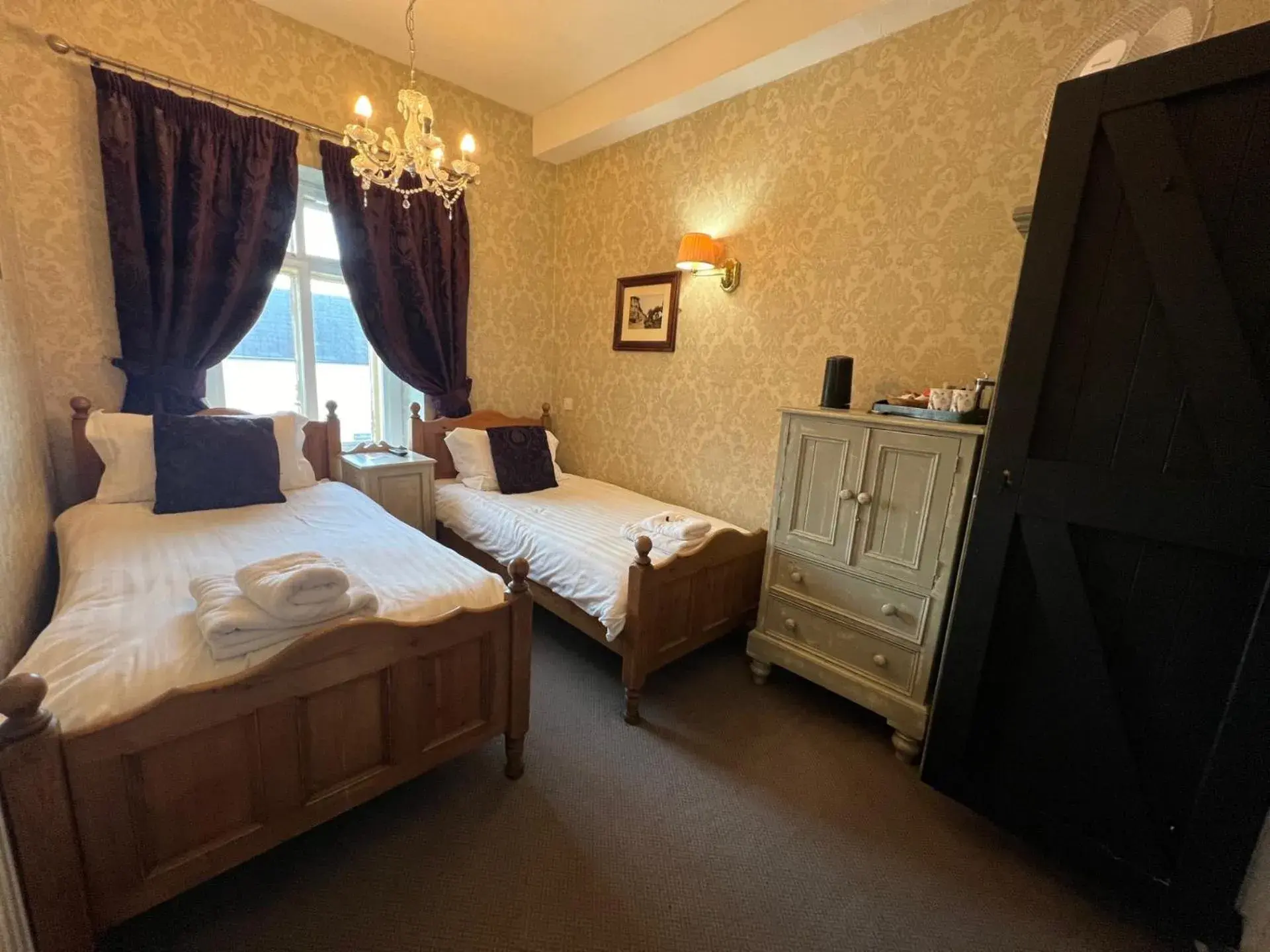 Standard Twin Room in Old Hall Hotel Hope Standard Twin Room in Old Hall Hotel Hope