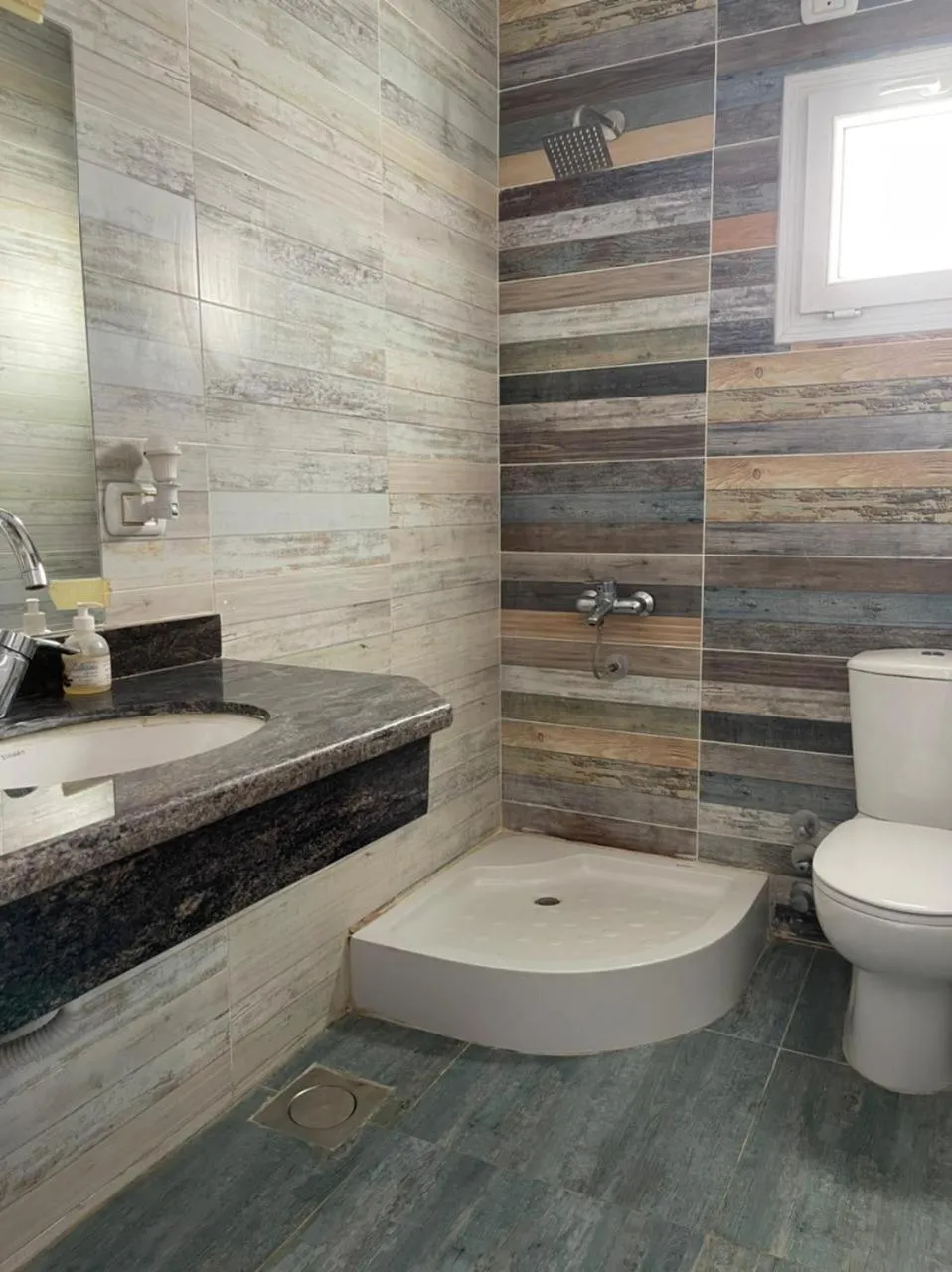 Shower in Elite Residence Dahab