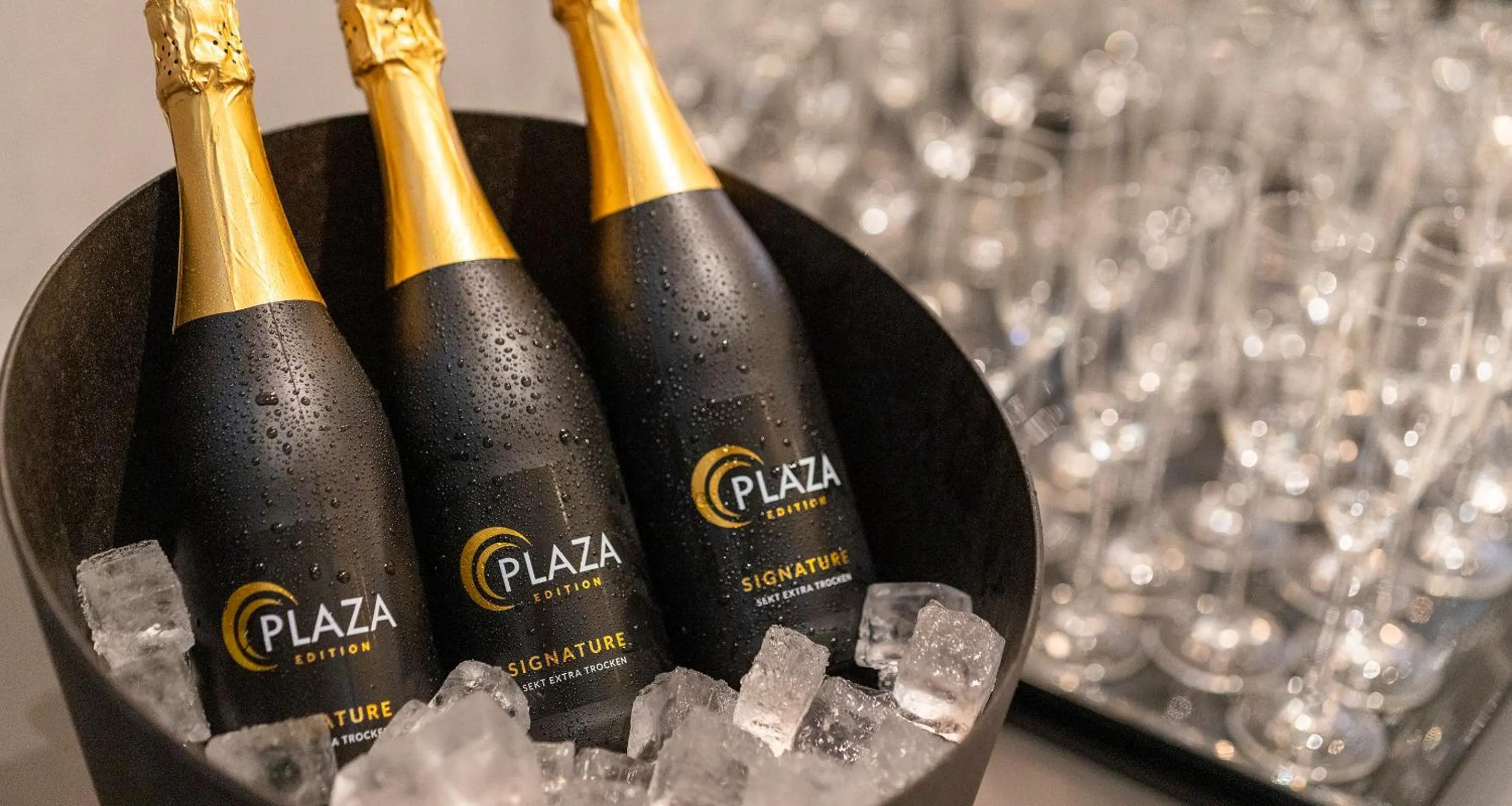 Food and drinks in PLAZA Premium München