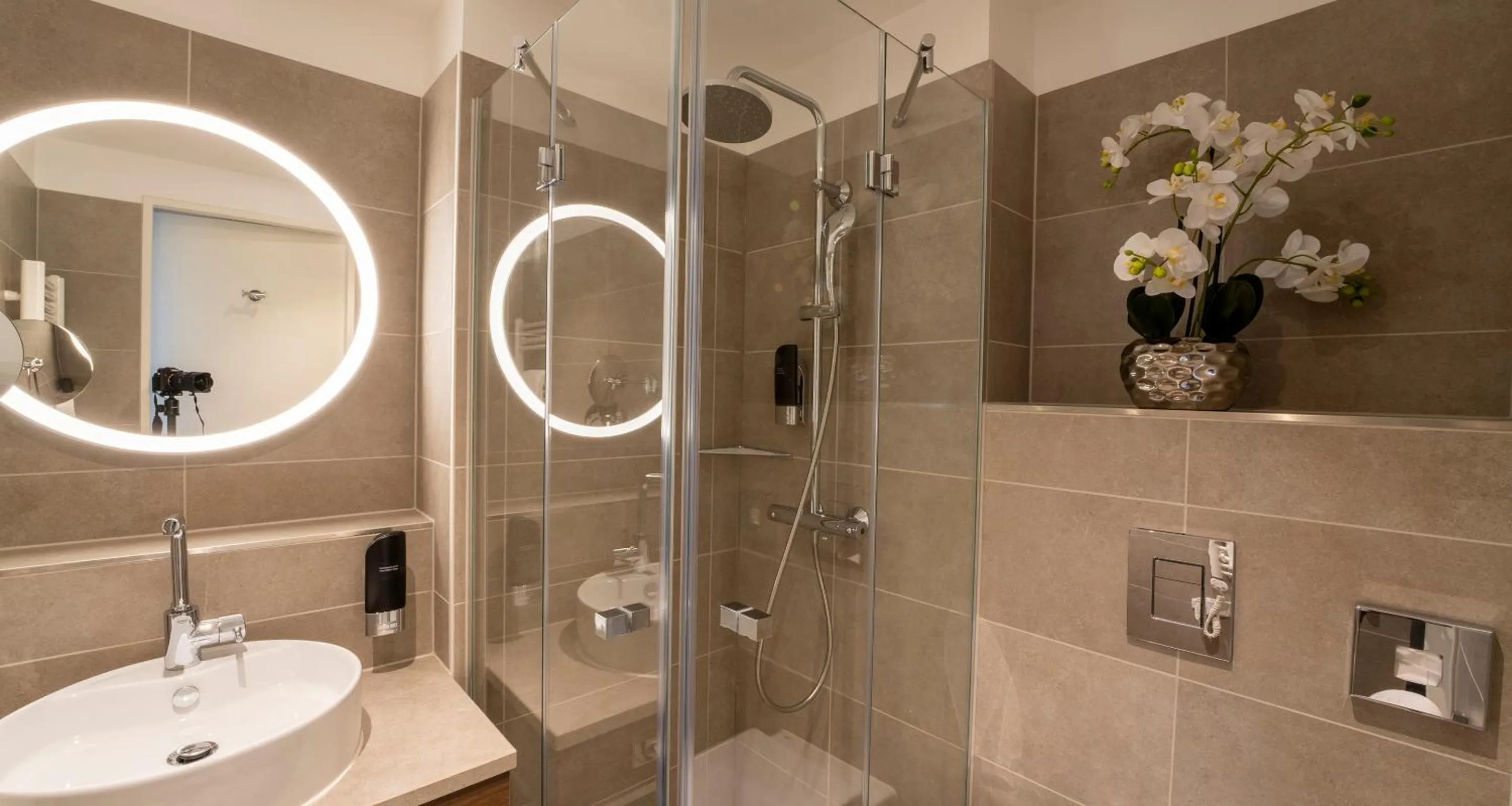 Bathroom in PLAZA Premium München