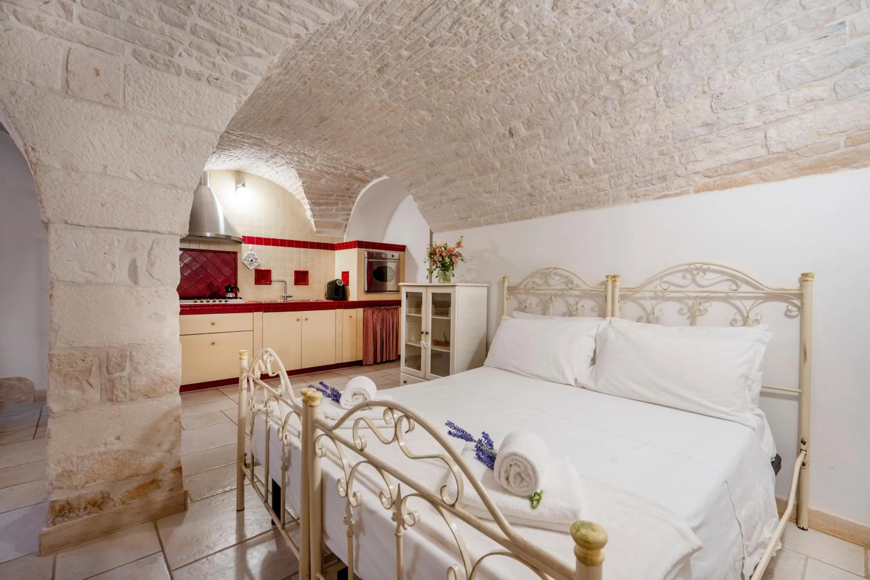 Bed in Trulli Contento - Rooms & Apartments