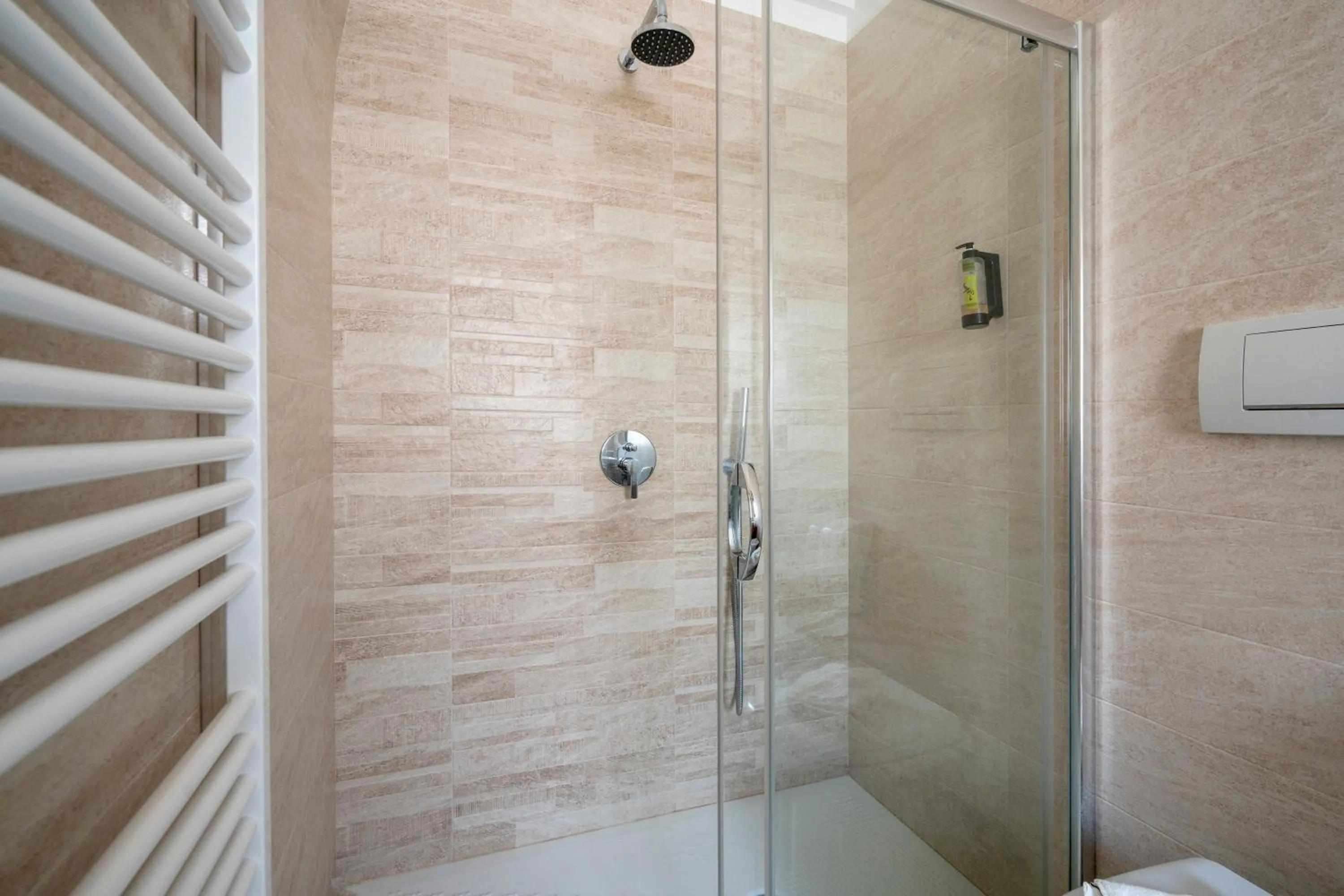 Shower in Trulli Contento - Rooms & Apartments