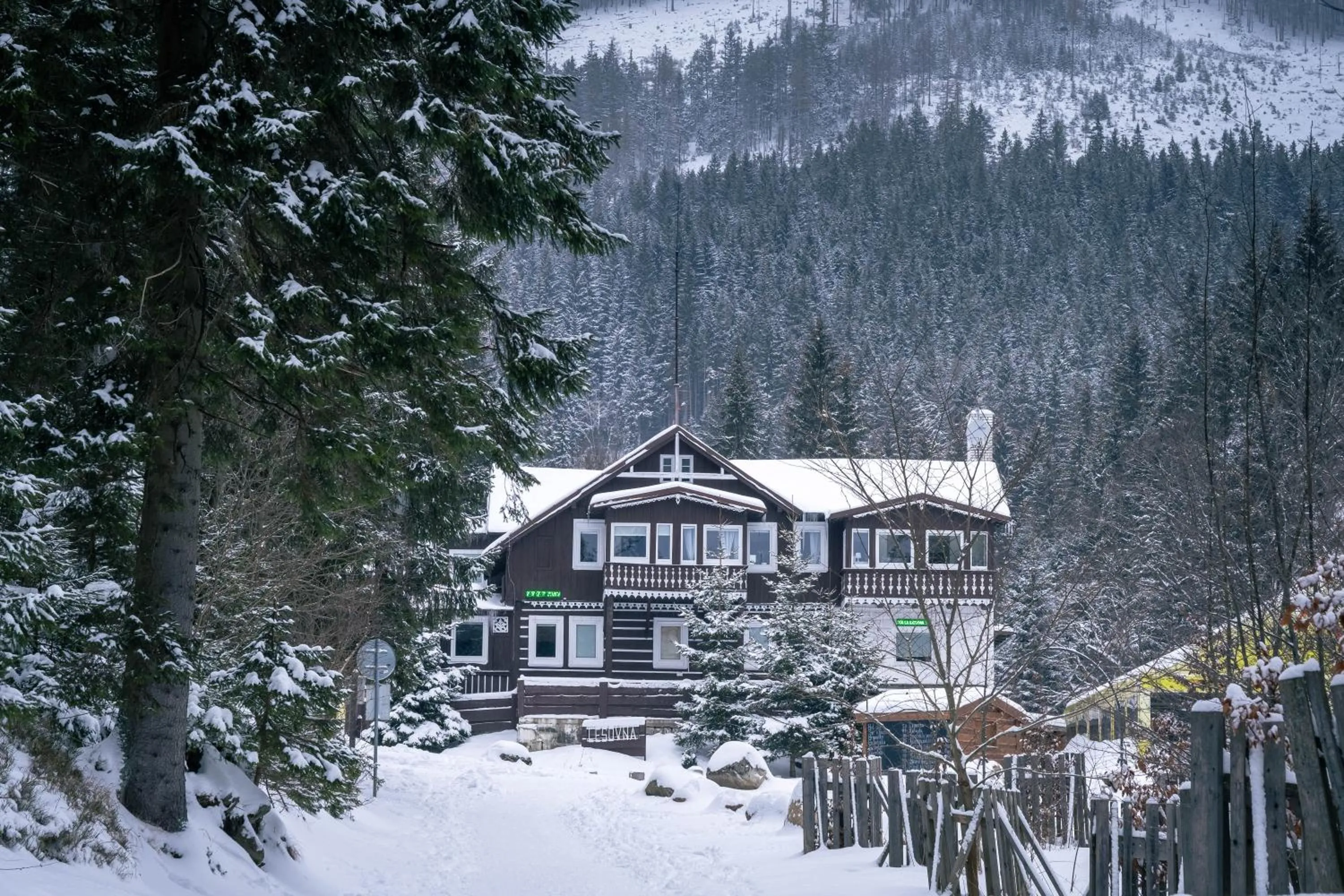 Property building in CHATA LESOVNA