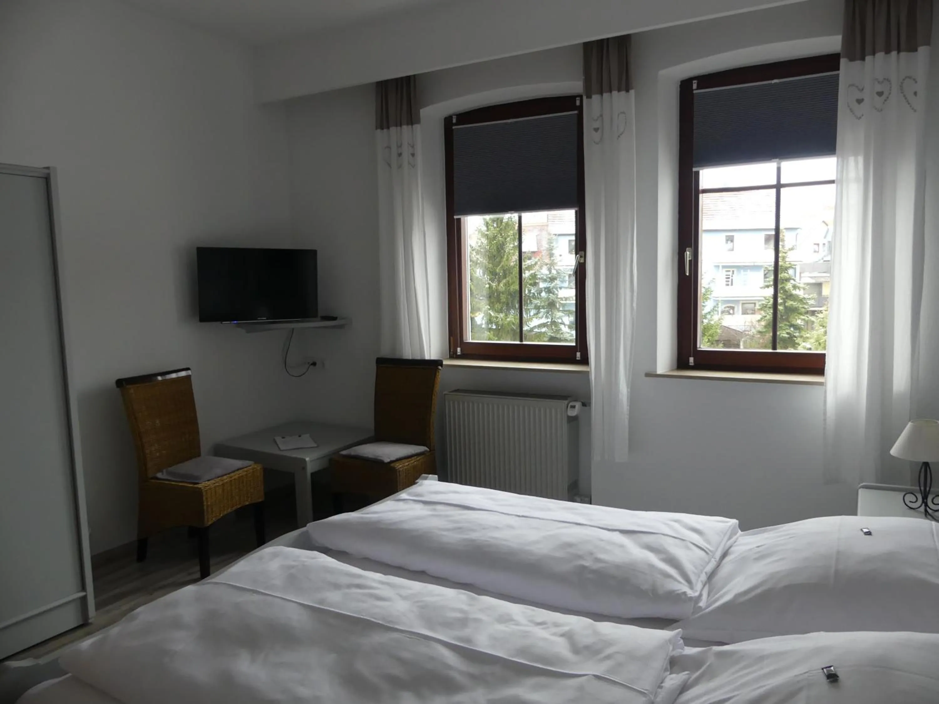Photo of the whole room, Bed in Bayerischer Hof