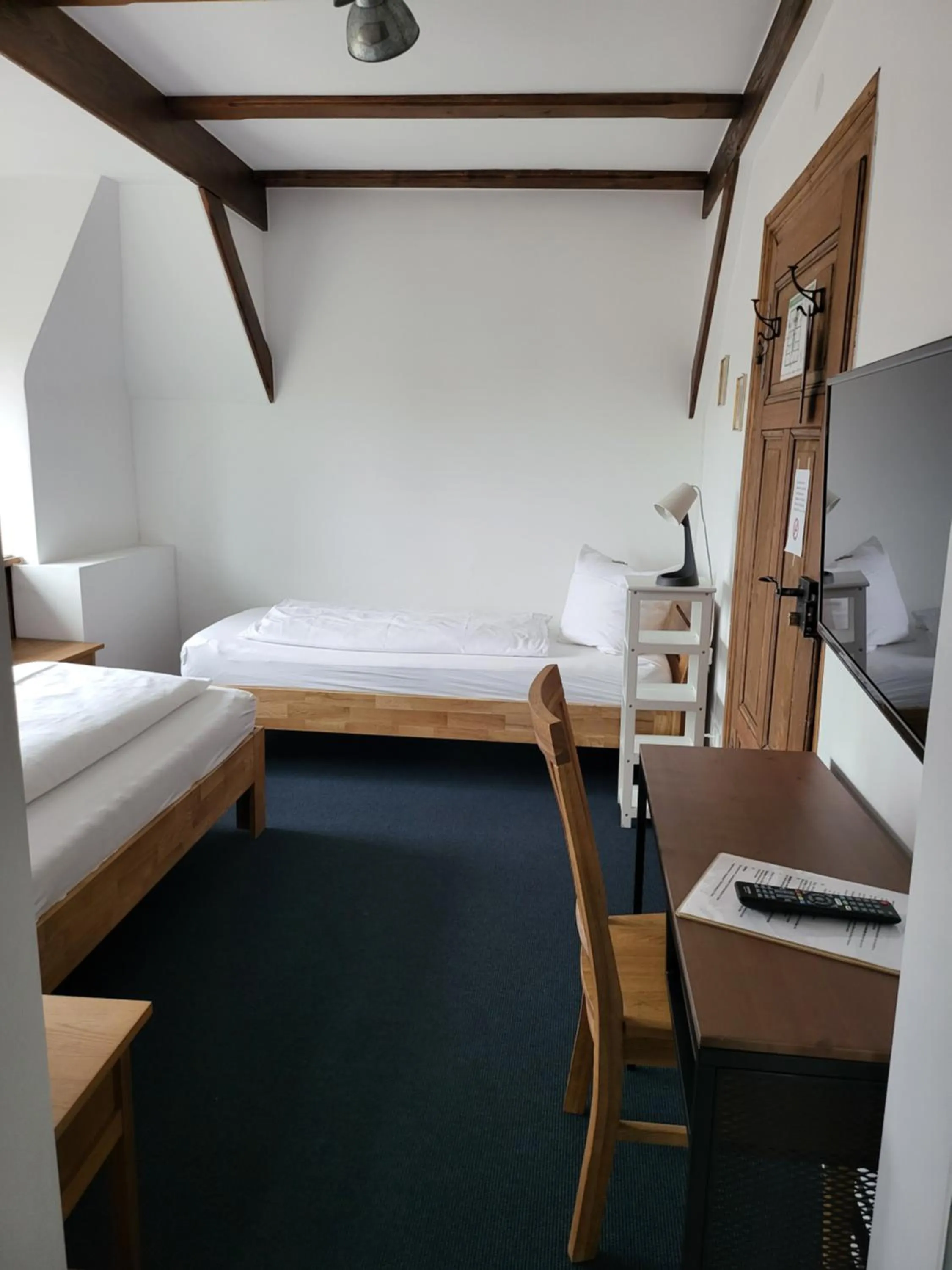 Photo of the whole room, Bed in Bayerischer Hof