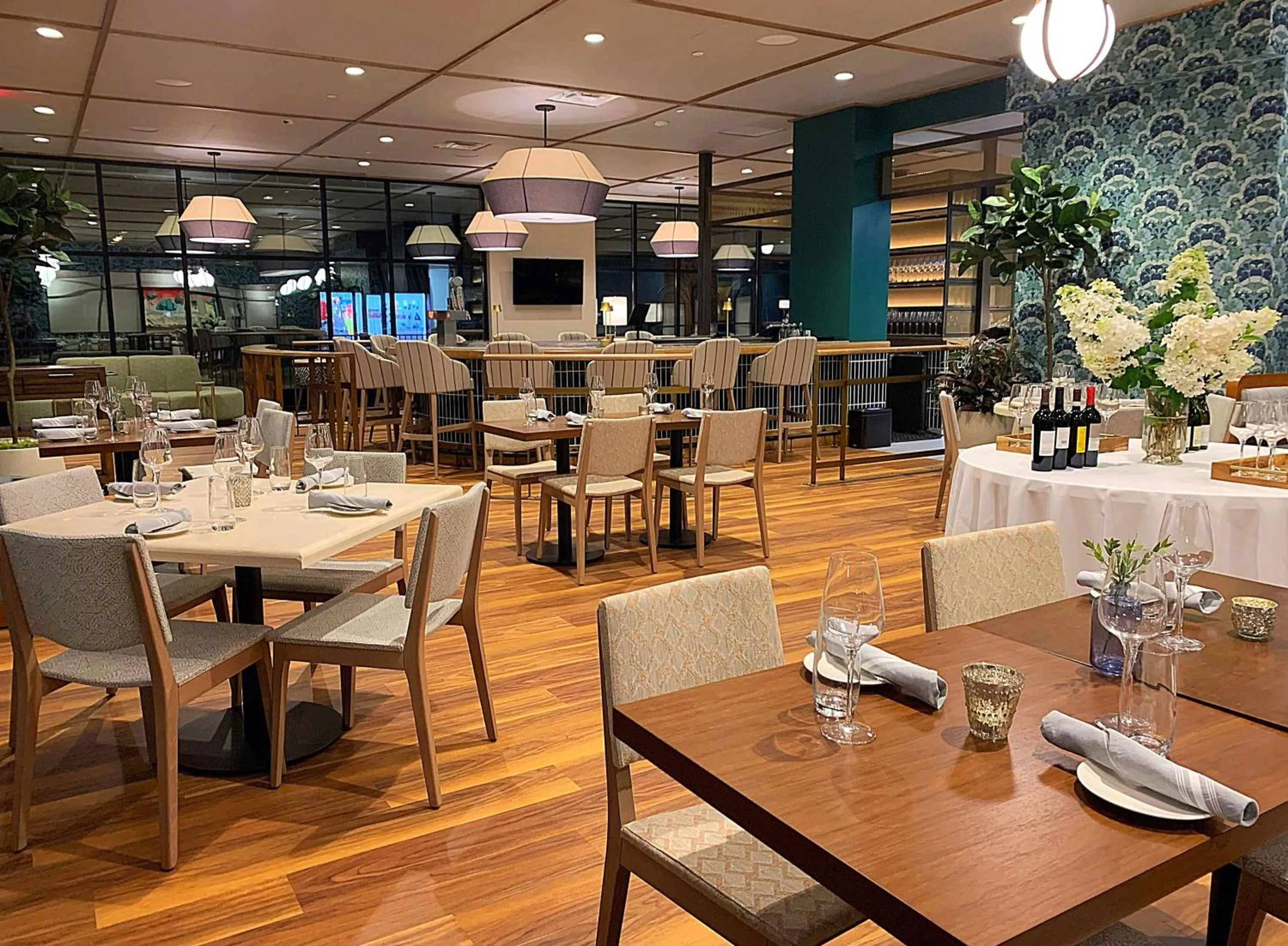 Restaurant/places to eat in The Bradley