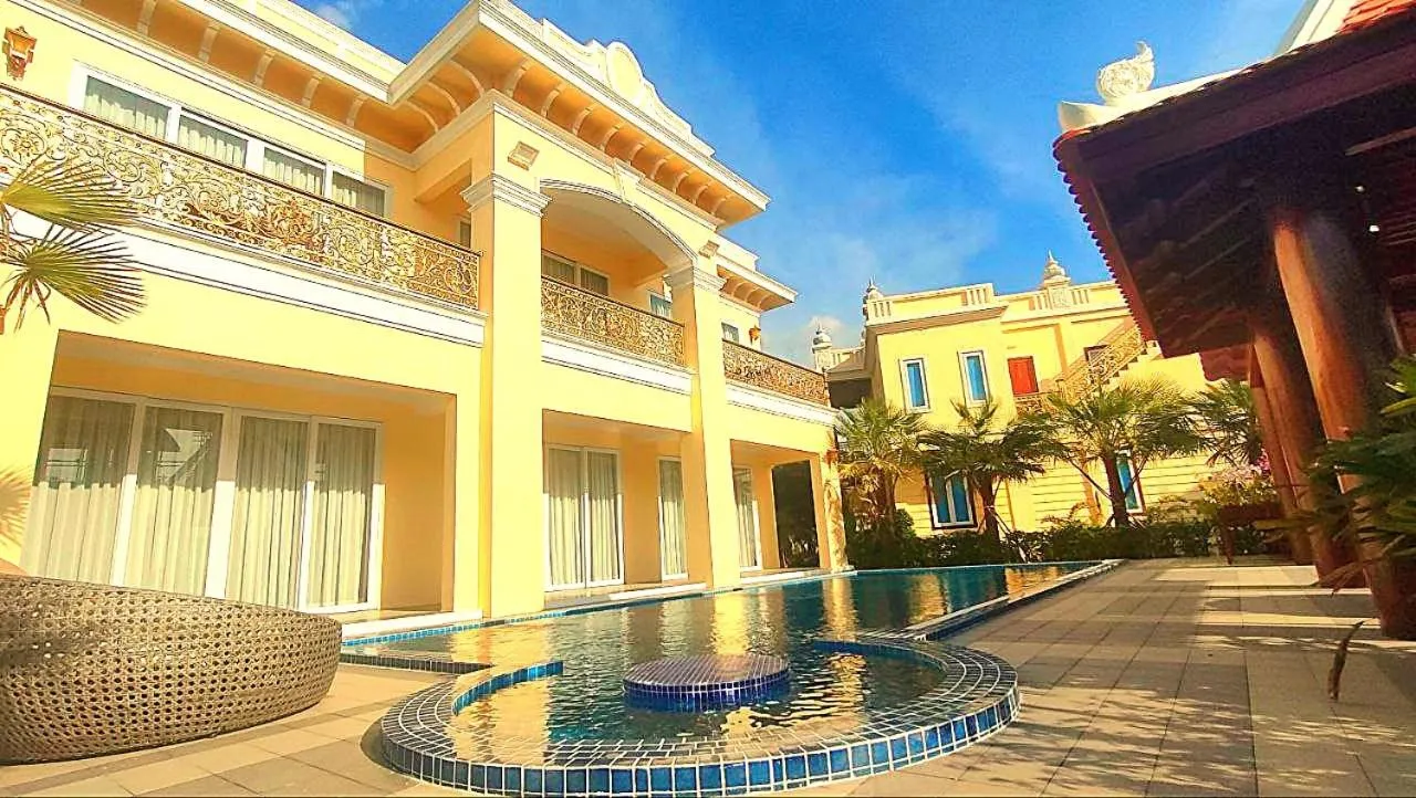 Swimming pool in Try Palace Resort Sihanoukville