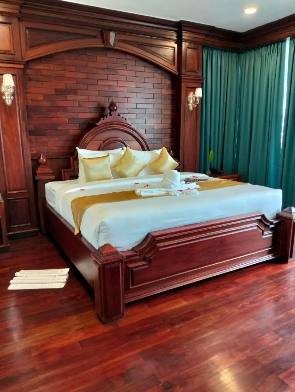 Bed in Try Palace Resort Sihanoukville