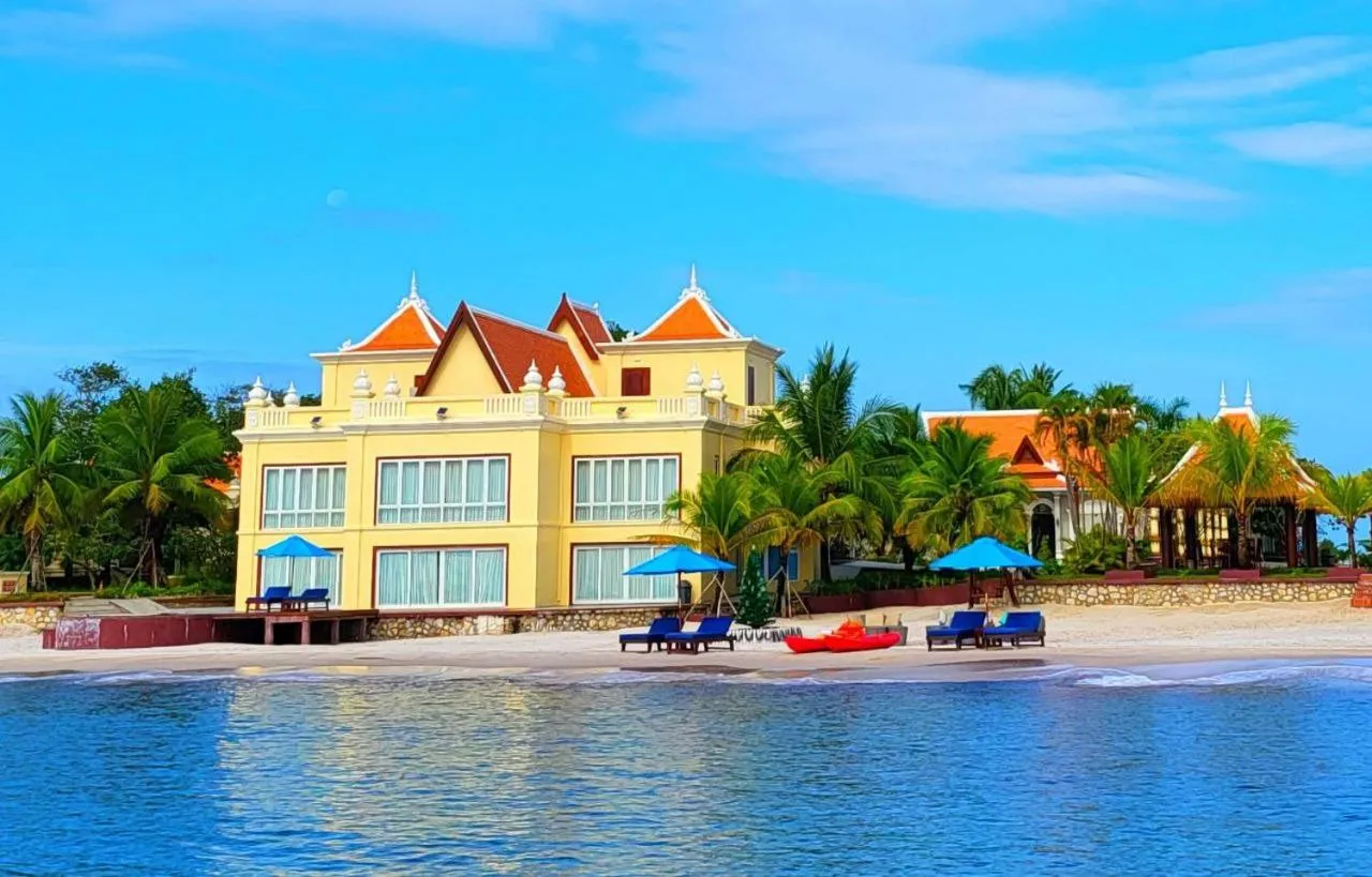 Beach in Try Palace Resort Sihanoukville