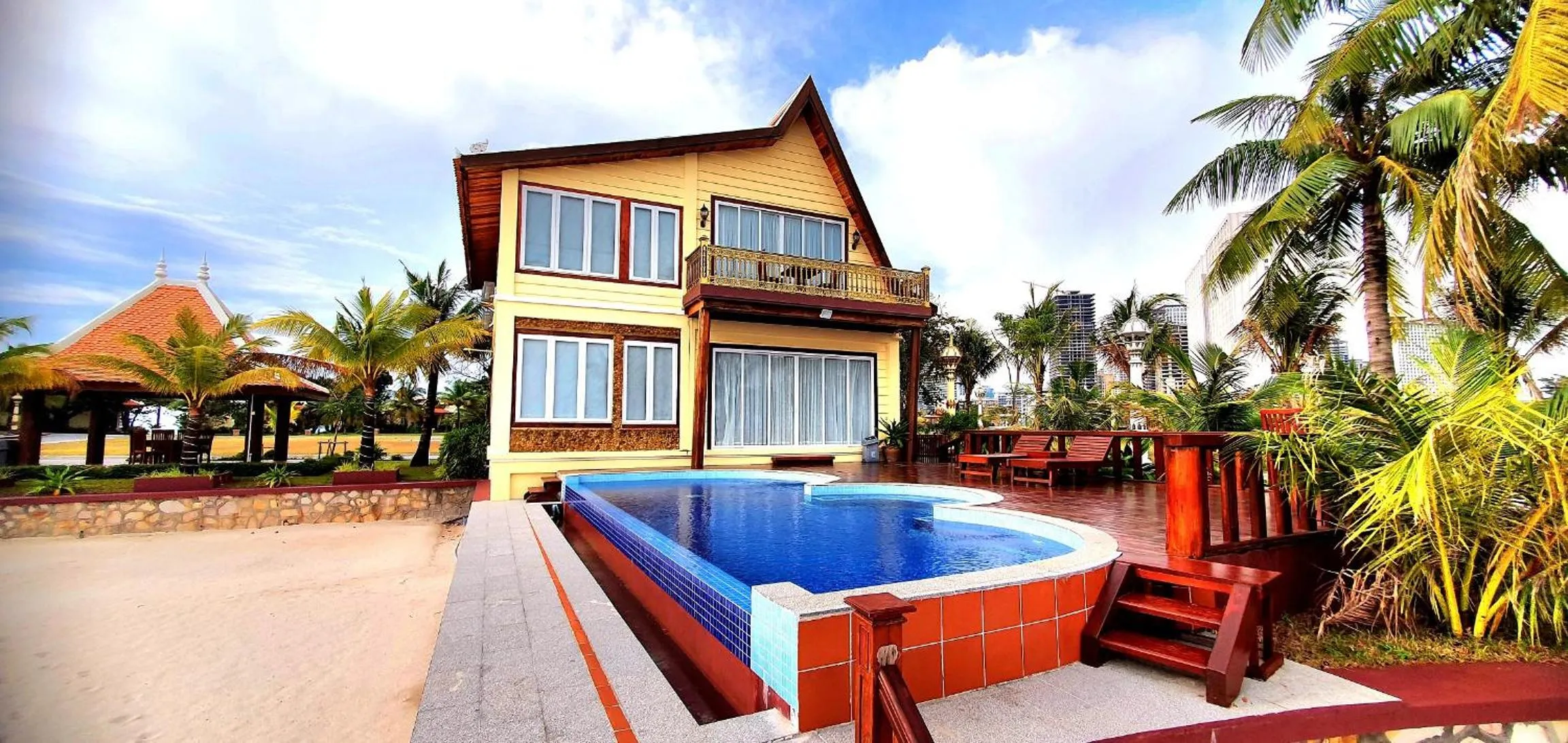 Swimming pool in Try Palace Resort Sihanoukville