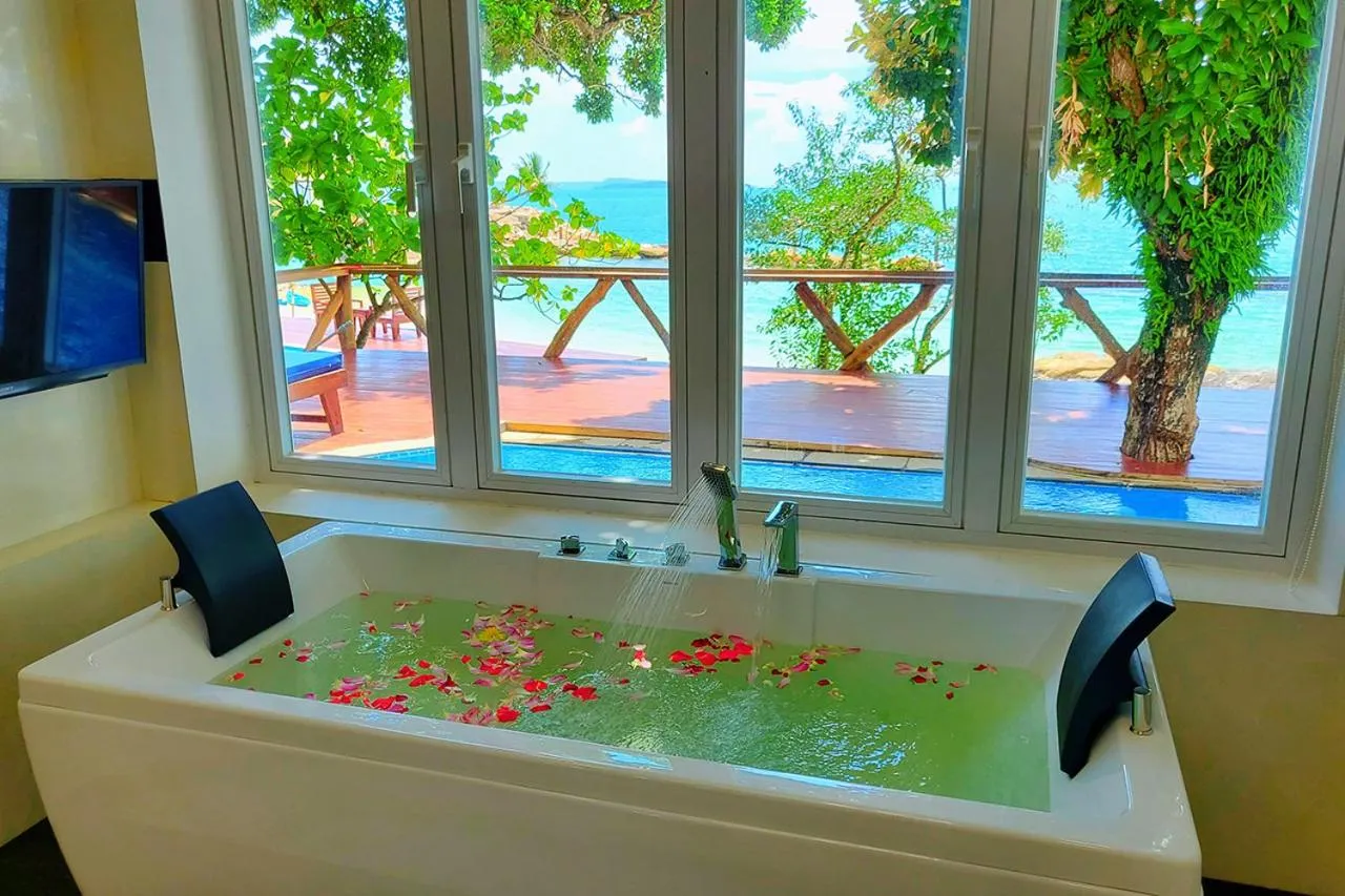 Bath in Try Palace Resort Sihanoukville