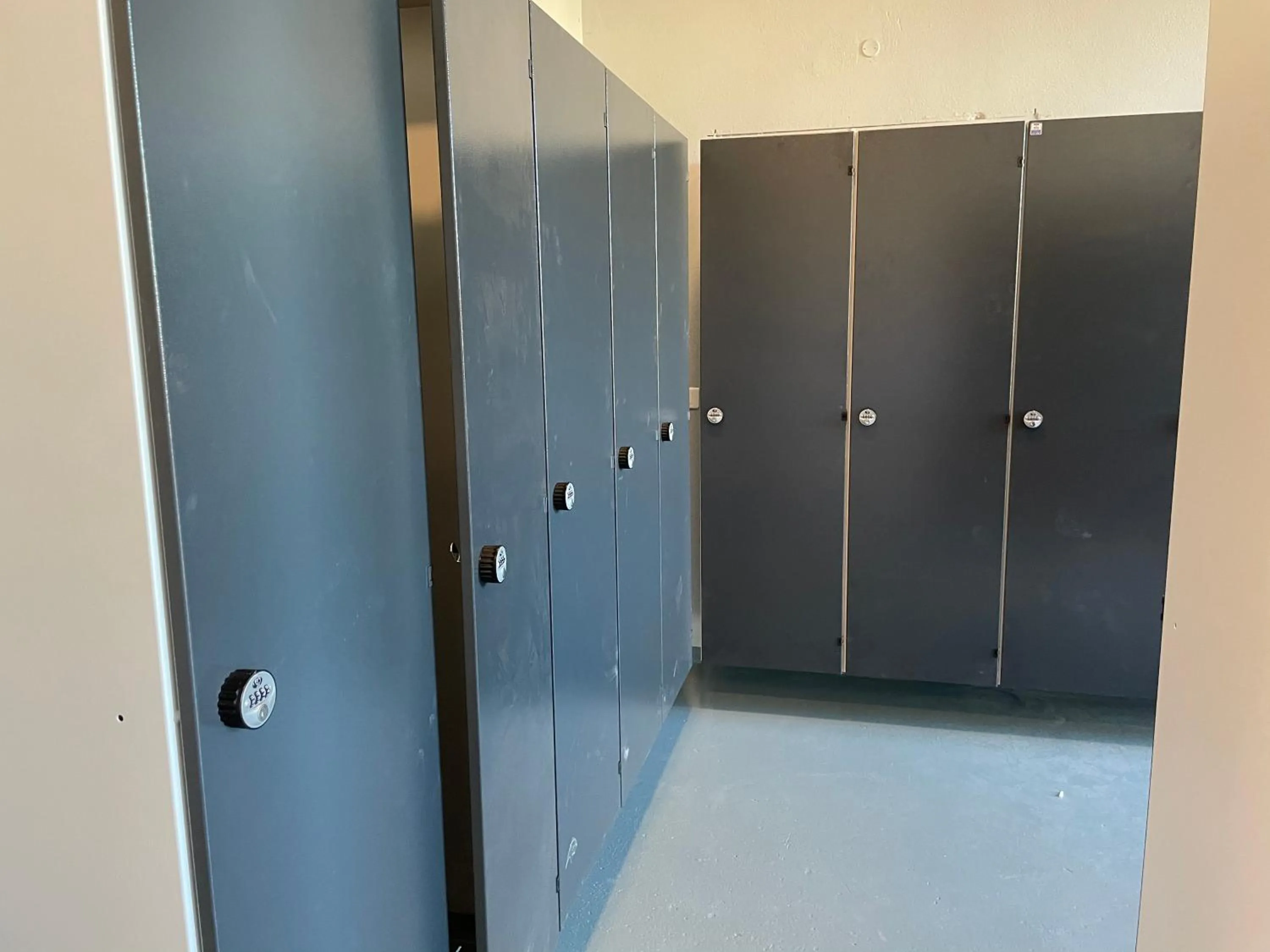 microwave in North Apartments Suites