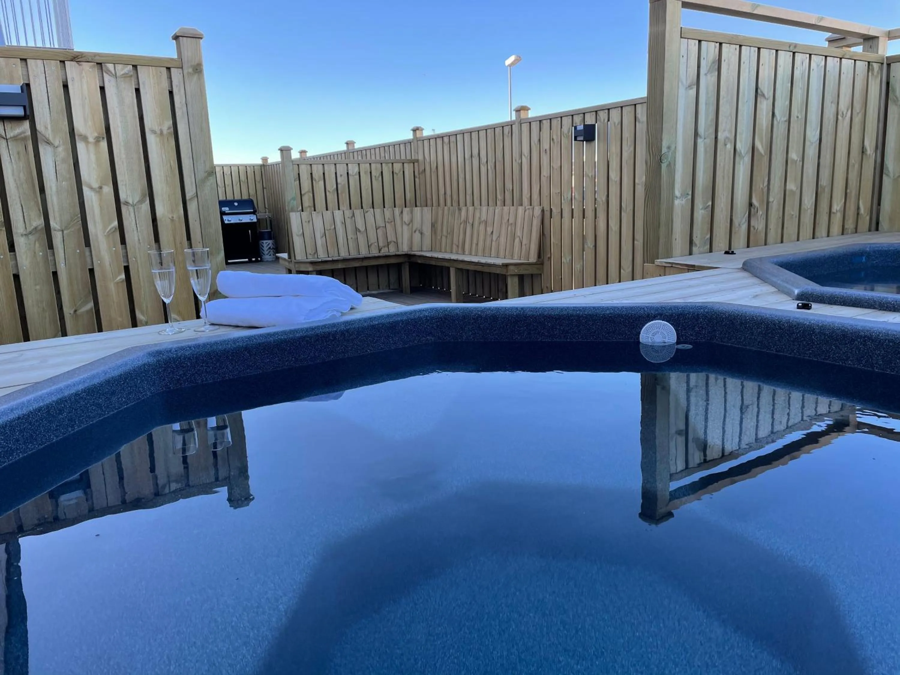 Hot Tub in North Apartments Suites