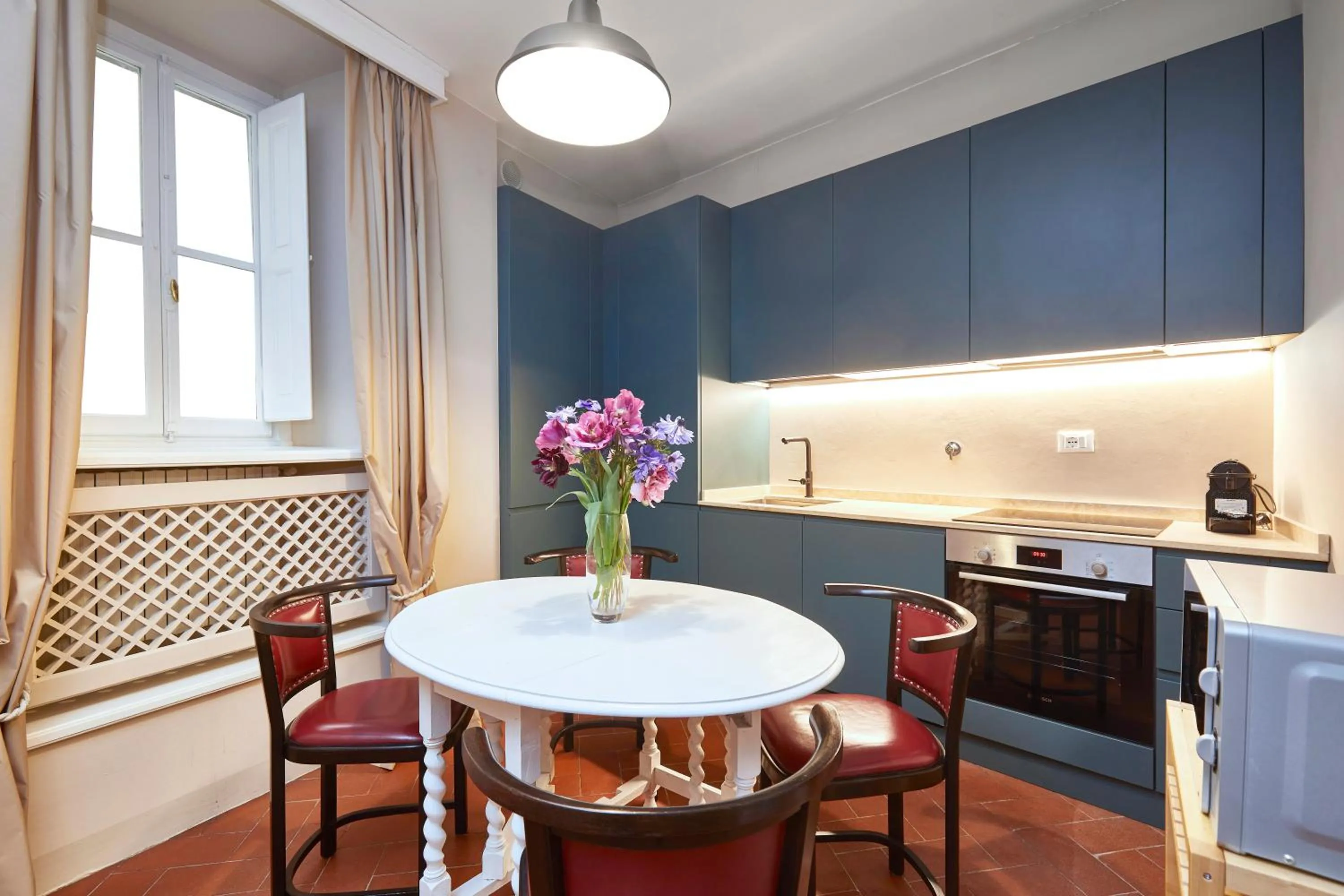 Kitchen or kitchenette in Palazzo Salviati by Varental