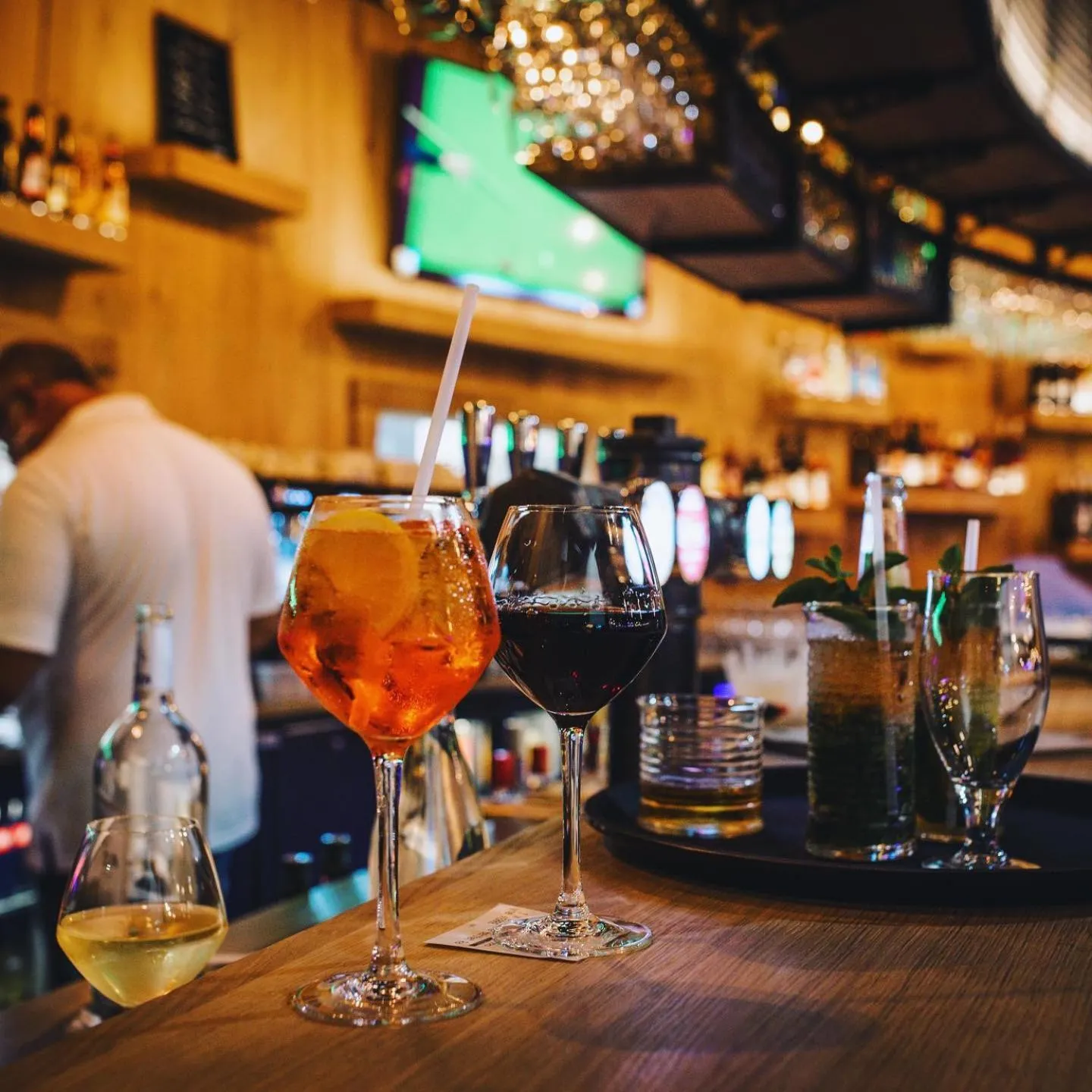 Lounge or bar in Hôtel 1770 & Spa