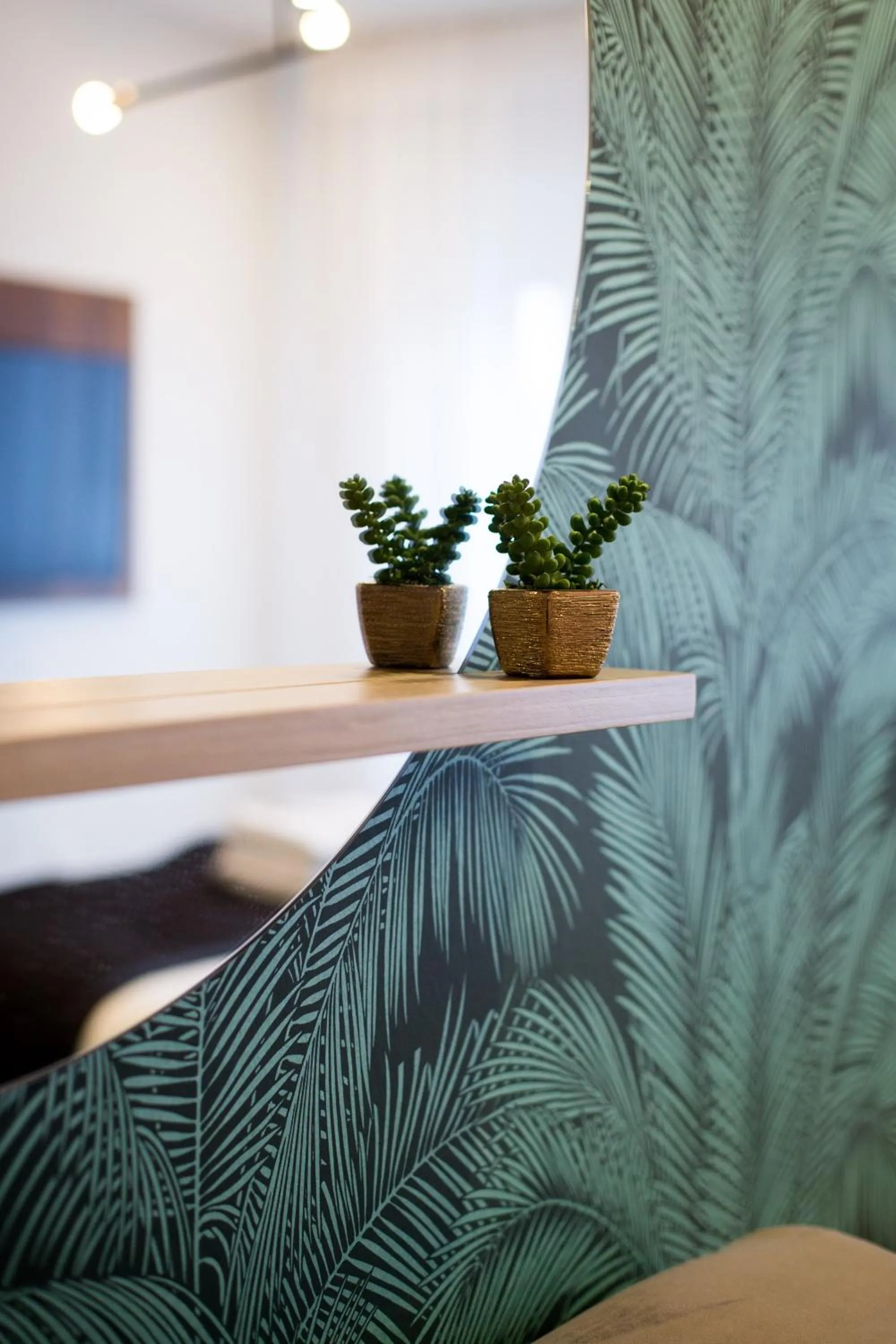 Blue Tropics Studio in Little Italy with kitchen by Den Stays