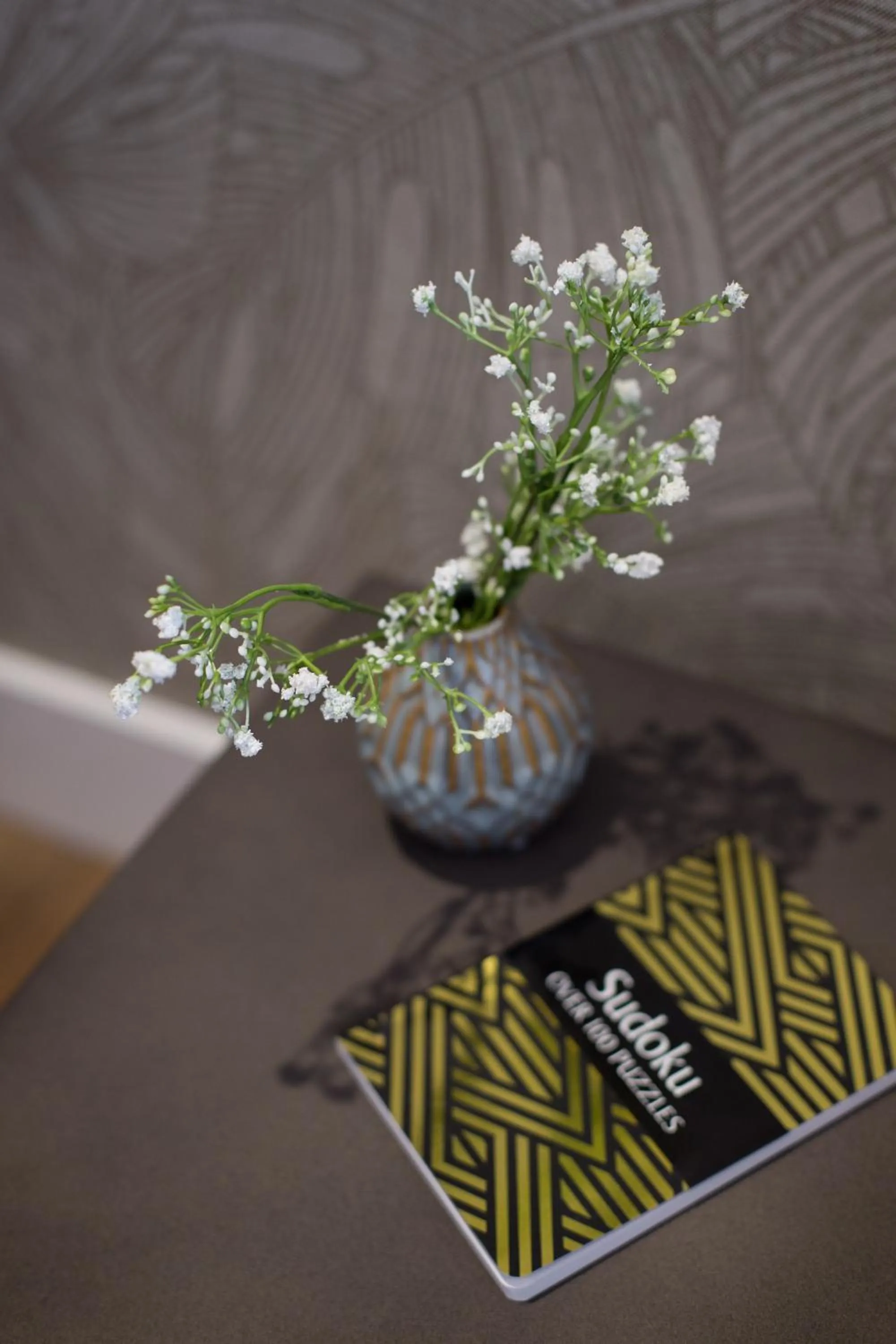 Scandinavian Studio with Full Kitchen and Bath by Den Stays