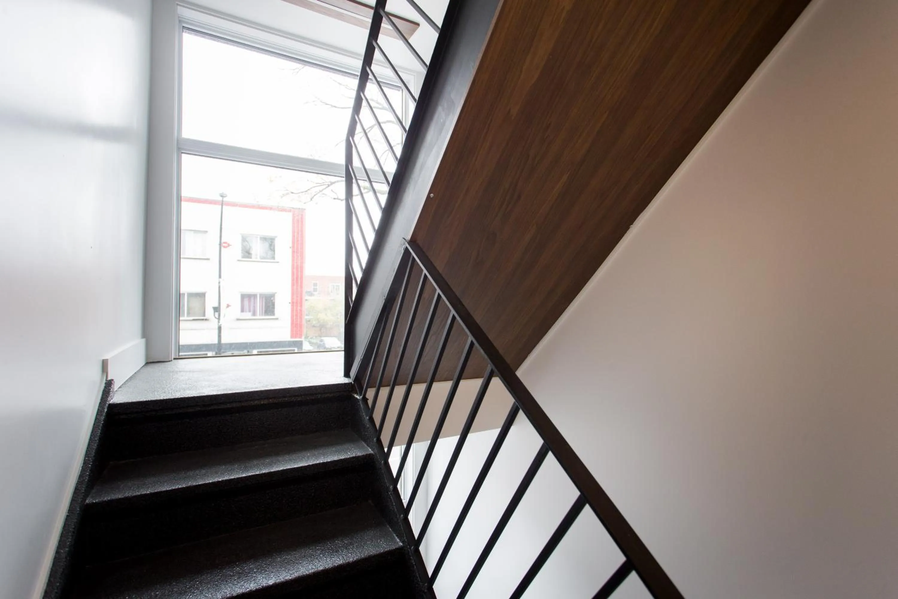 Scandinavian Studio with Full Kitchen and Bath by Den Stays