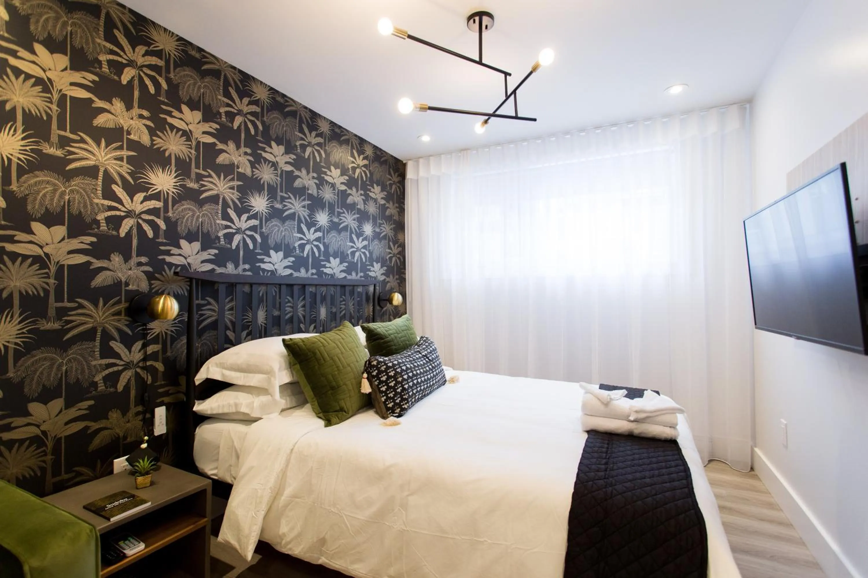 Bed in 16 Studio Apartment-Hotel in Little Italy by Den Stays