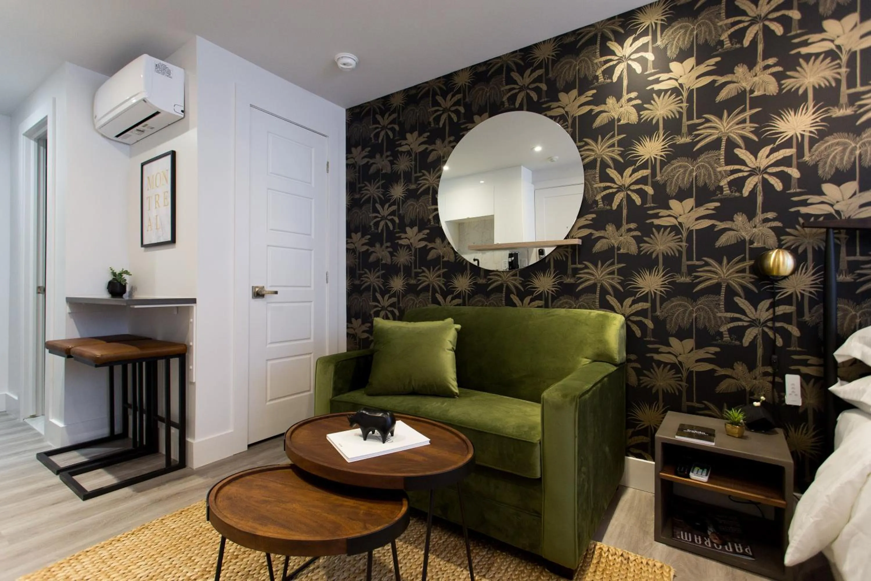 16 Studio Apartment-Hotel in Little Italy by Den Stays