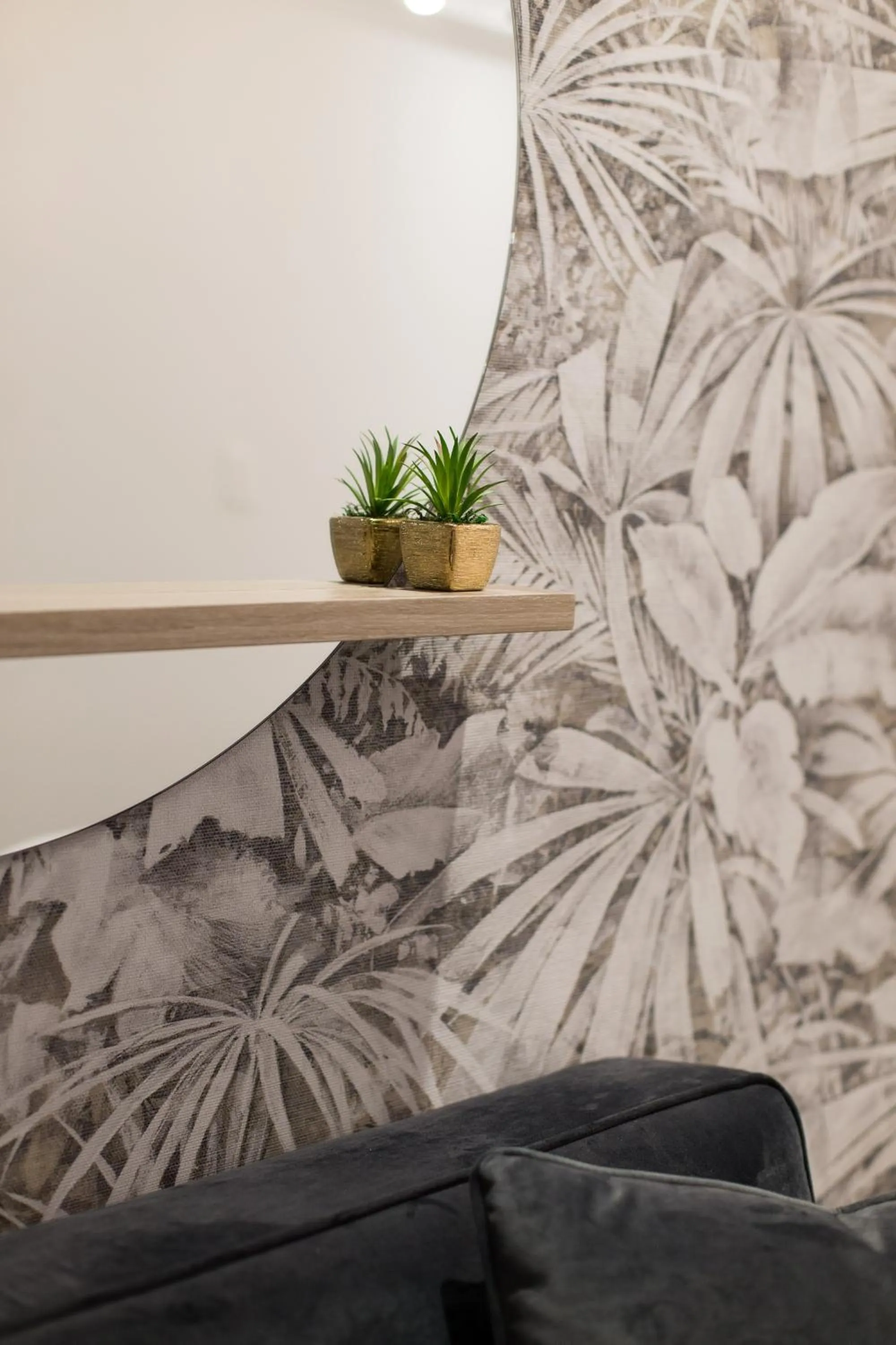 16 Studio Apartment-Hotel in Little Italy by Den Stays