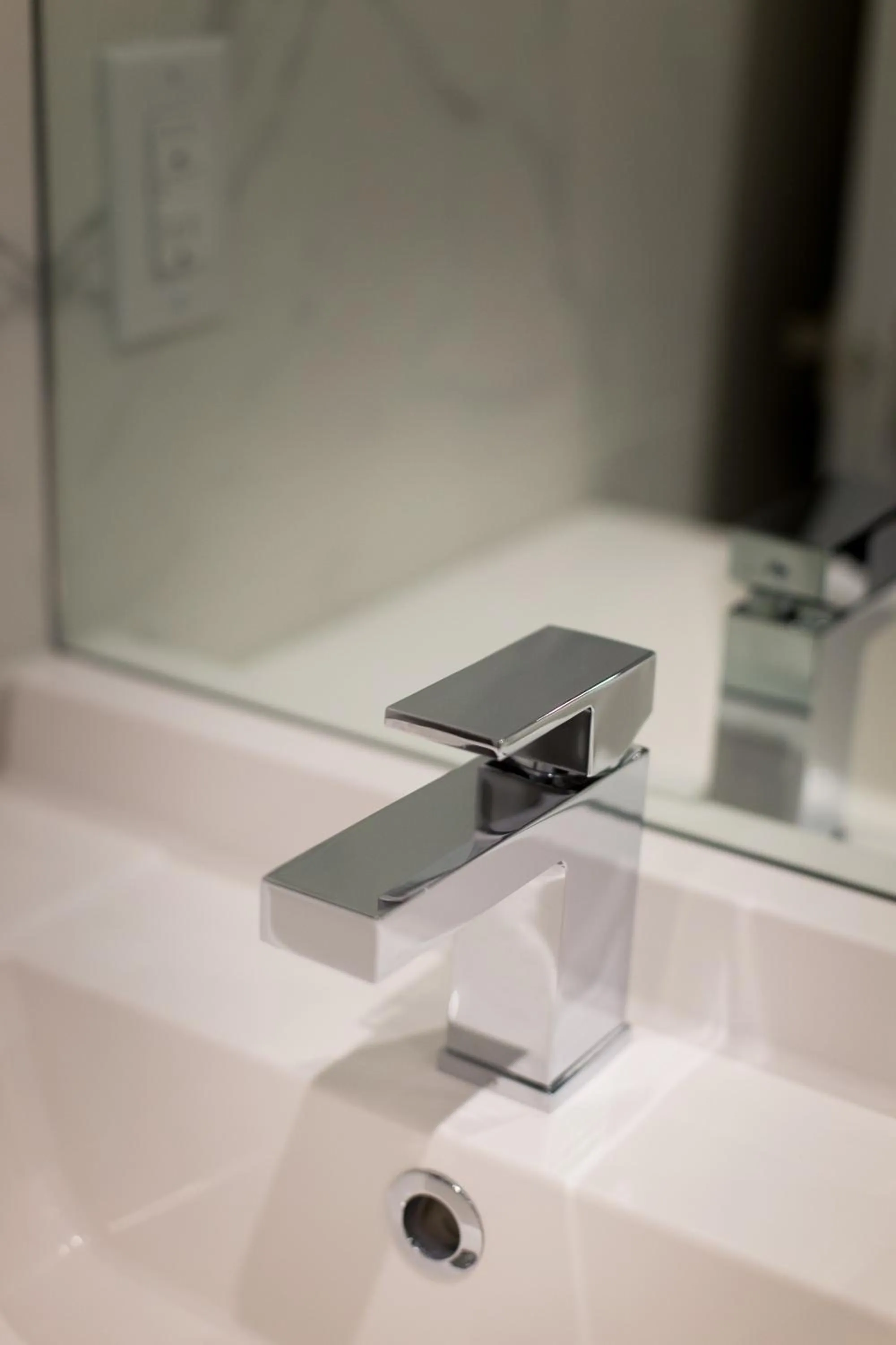 16 Studio Apartment-Hotel in Little Italy by Den Stays