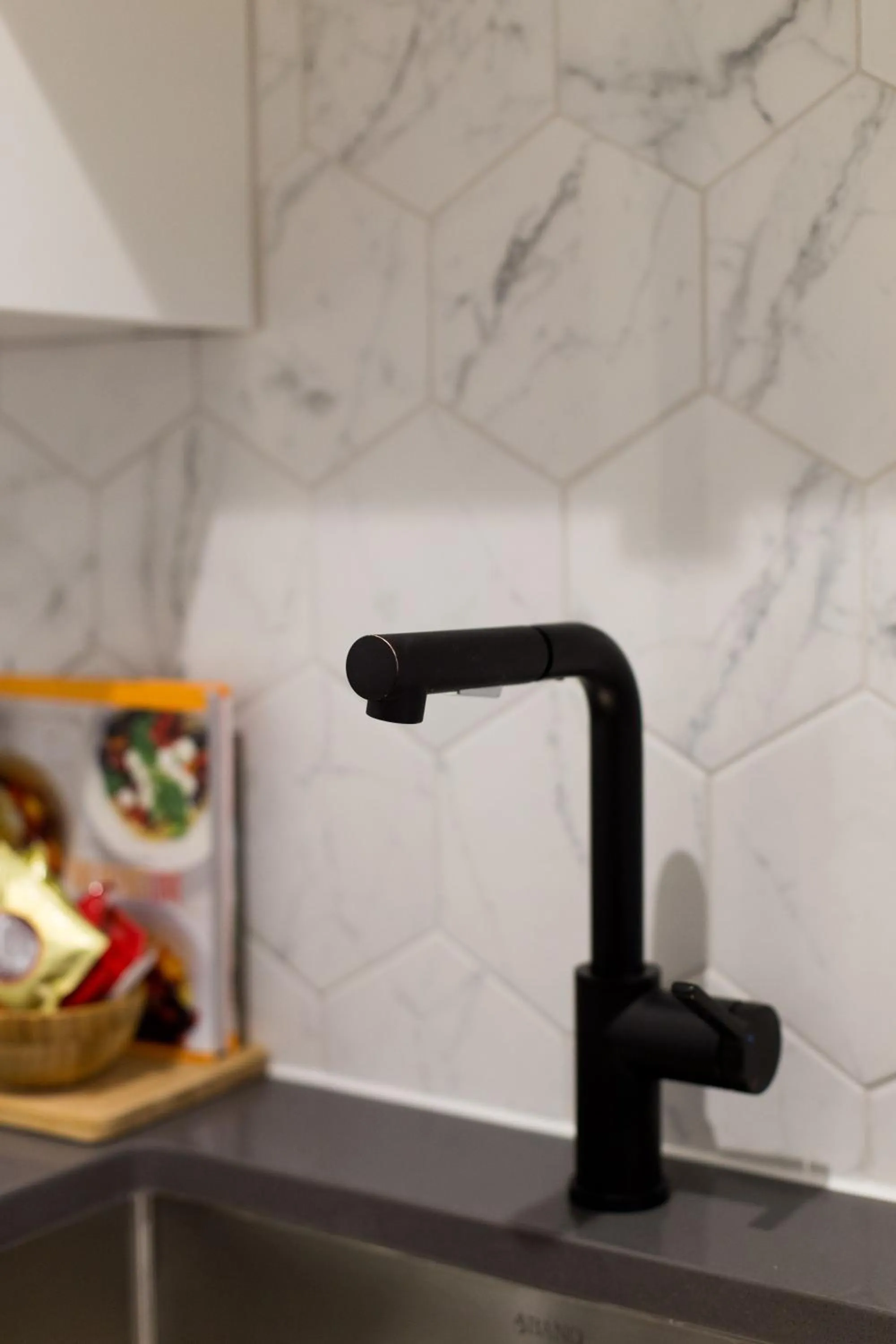 16 Studio Apartment-Hotel in Little Italy by Den Stays