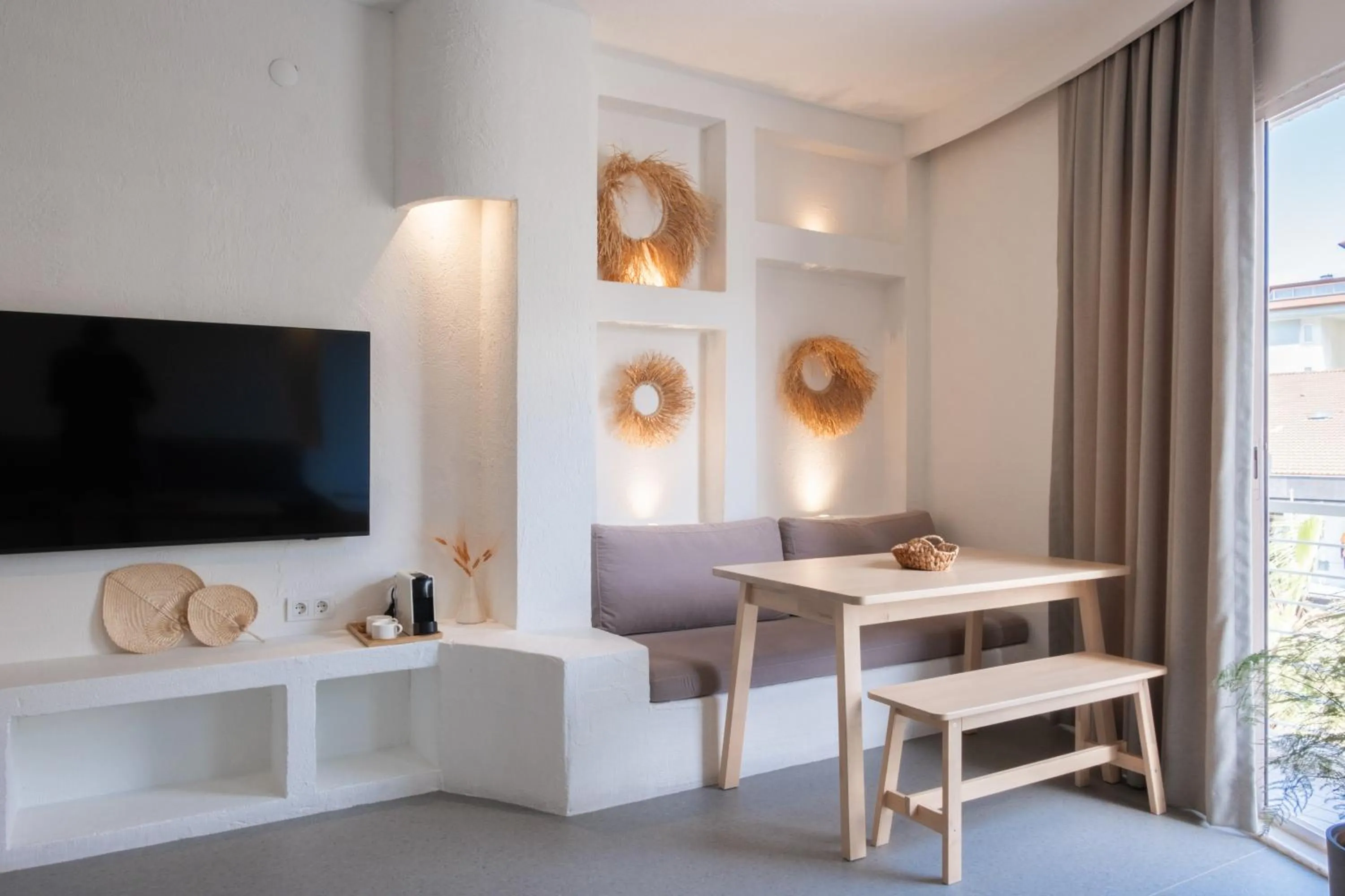 Dining area in L'olive homes