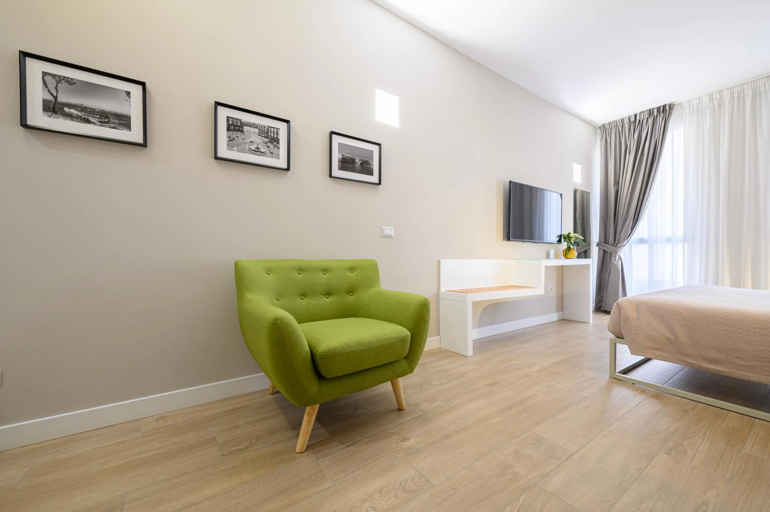 TV and multimedia, Bed in Alma Suites