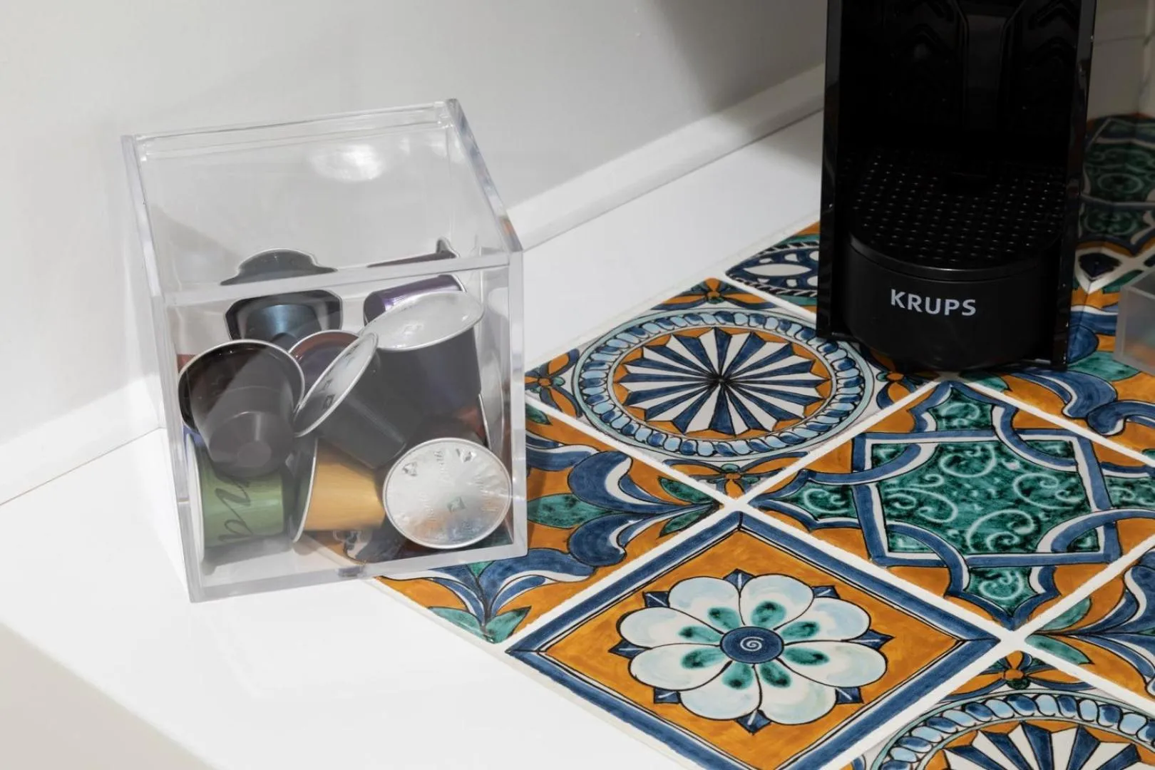 Coffee/tea facilities in Alma Suites