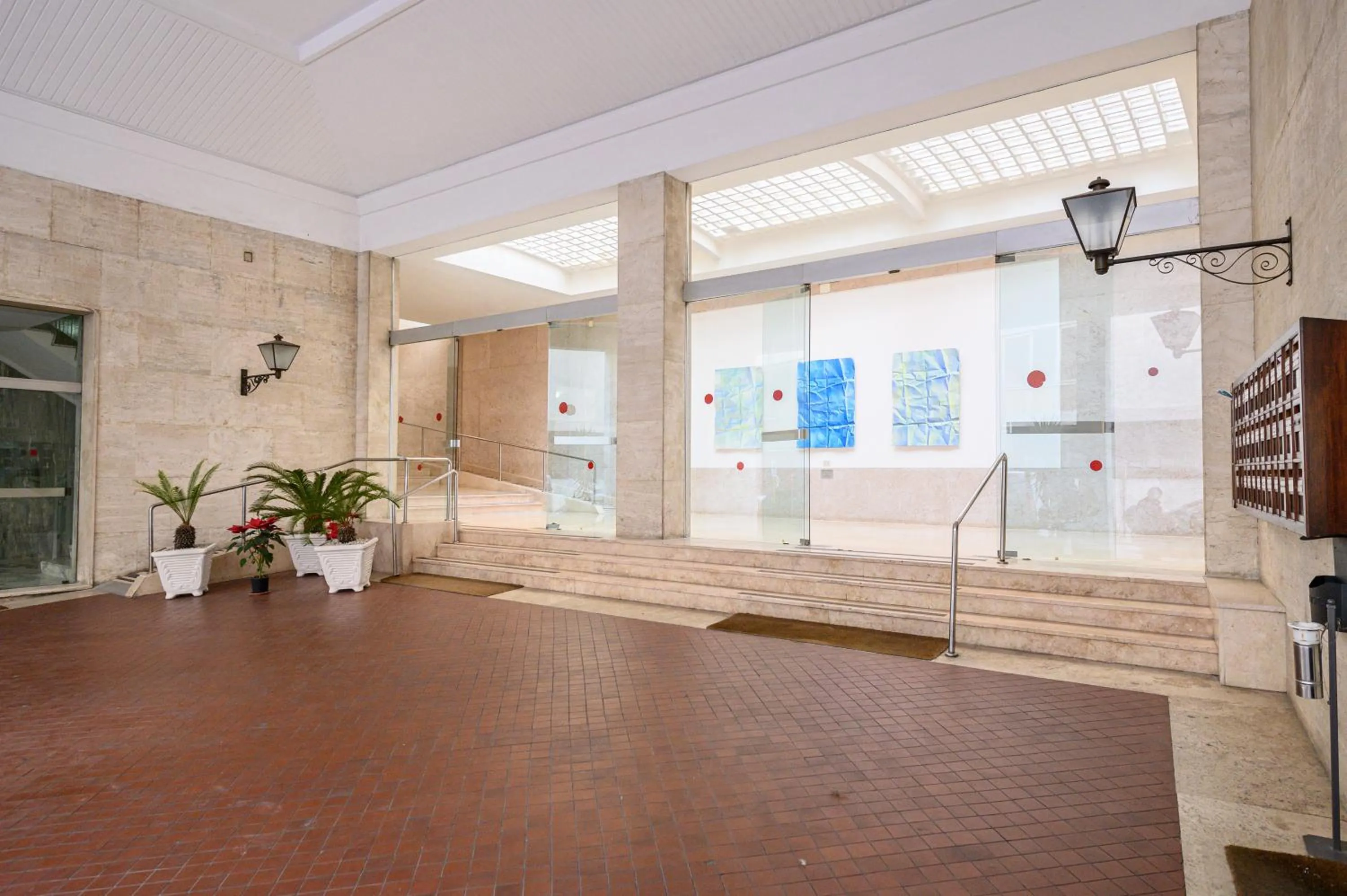 Facade/entrance in Alma Suites