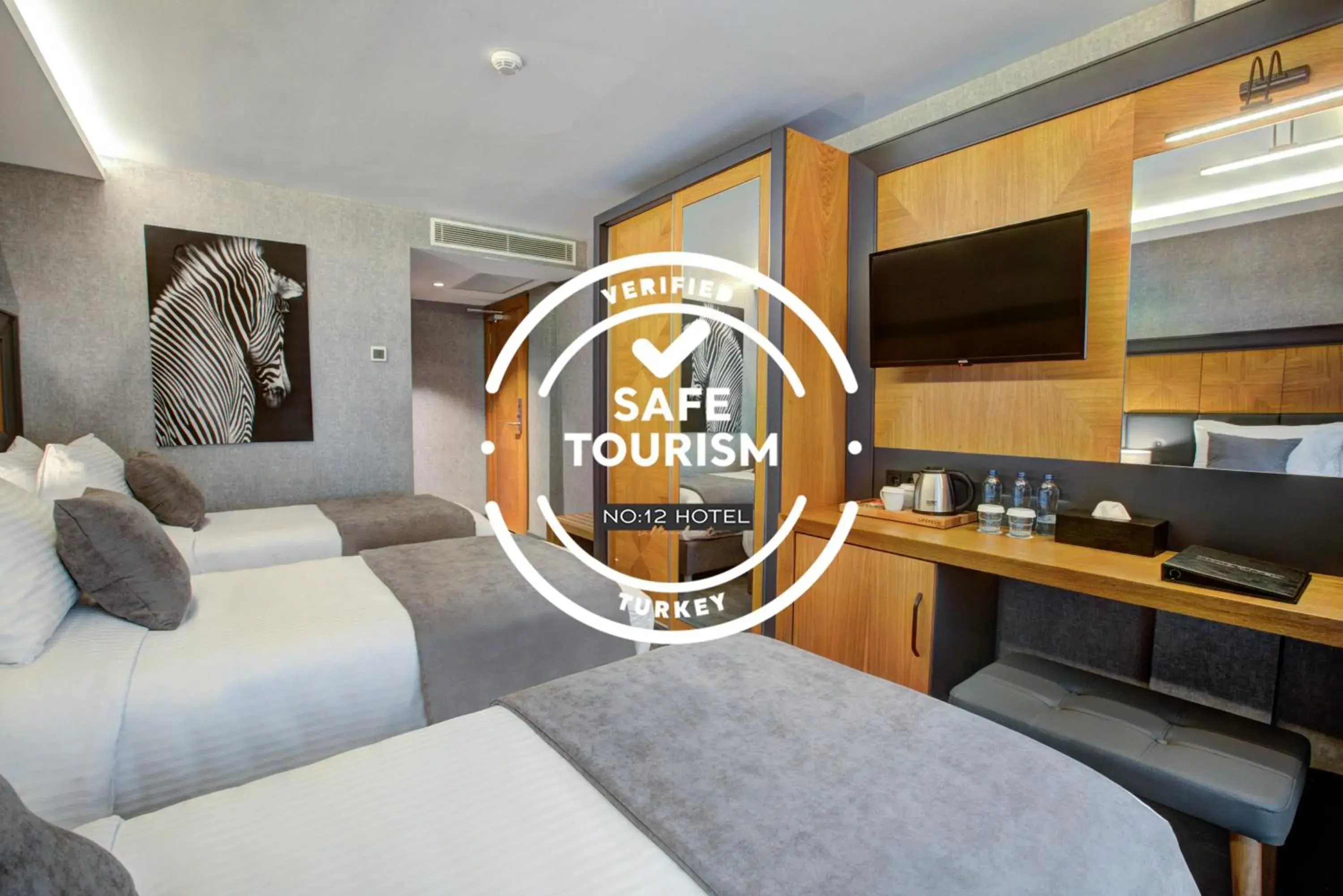 Deluxe Triple Room in No12 Hotel Sultanahmet Deluxe Triple Room in No12 Hotel Sultanahmet